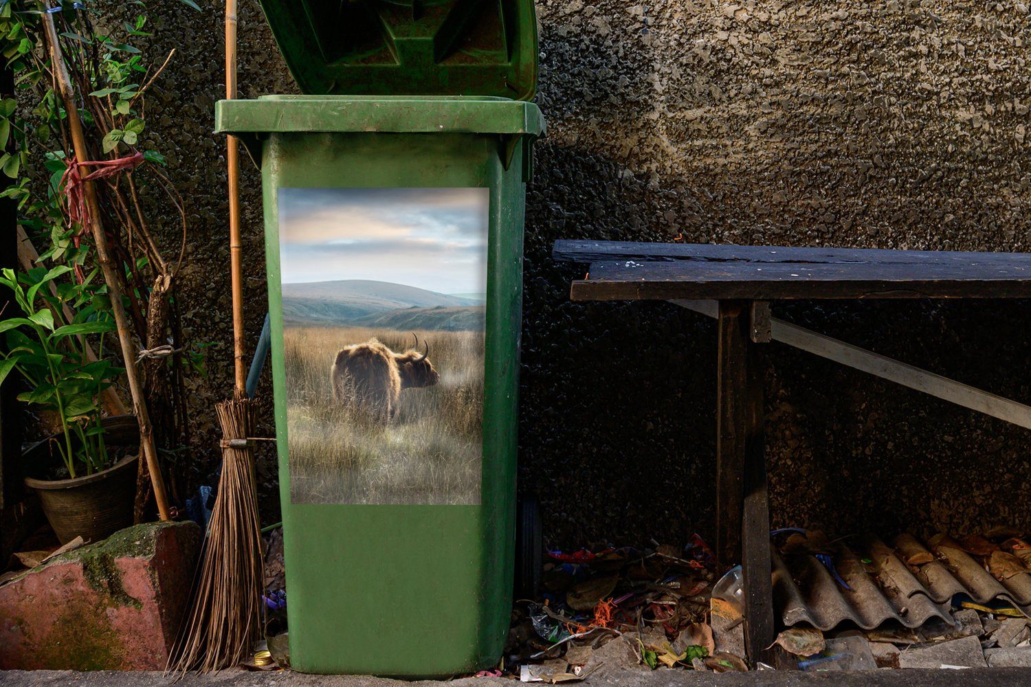 MuchoWow Wandsticker Abfalbehälter Mülleimer-aufkleber, Highlander Container, St), Schottische Gras Sticker, Nebel - - (1 Mülltonne