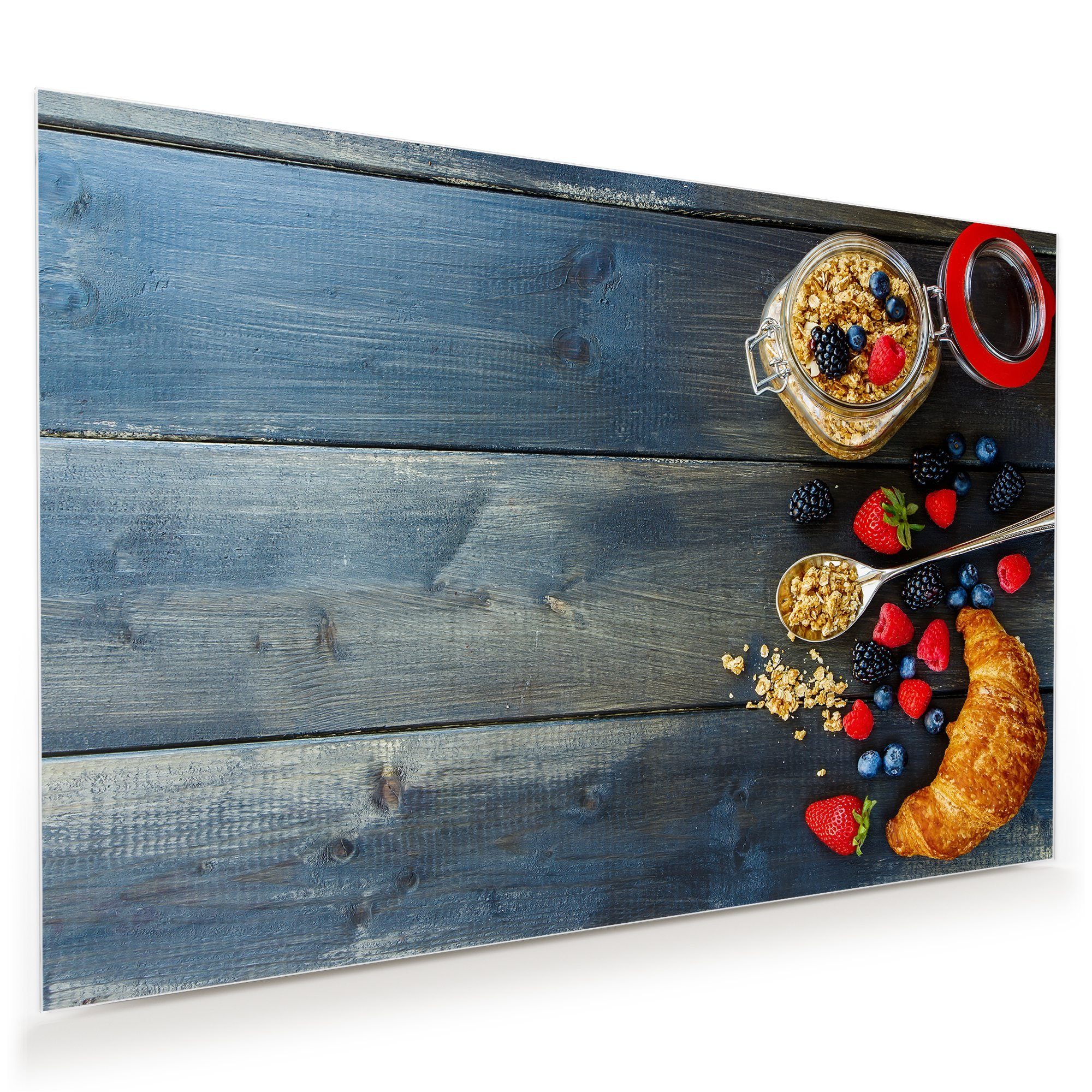 Primedeco Glasbild Wandbild Croissant und frische Beeren mit Aufhängung ...