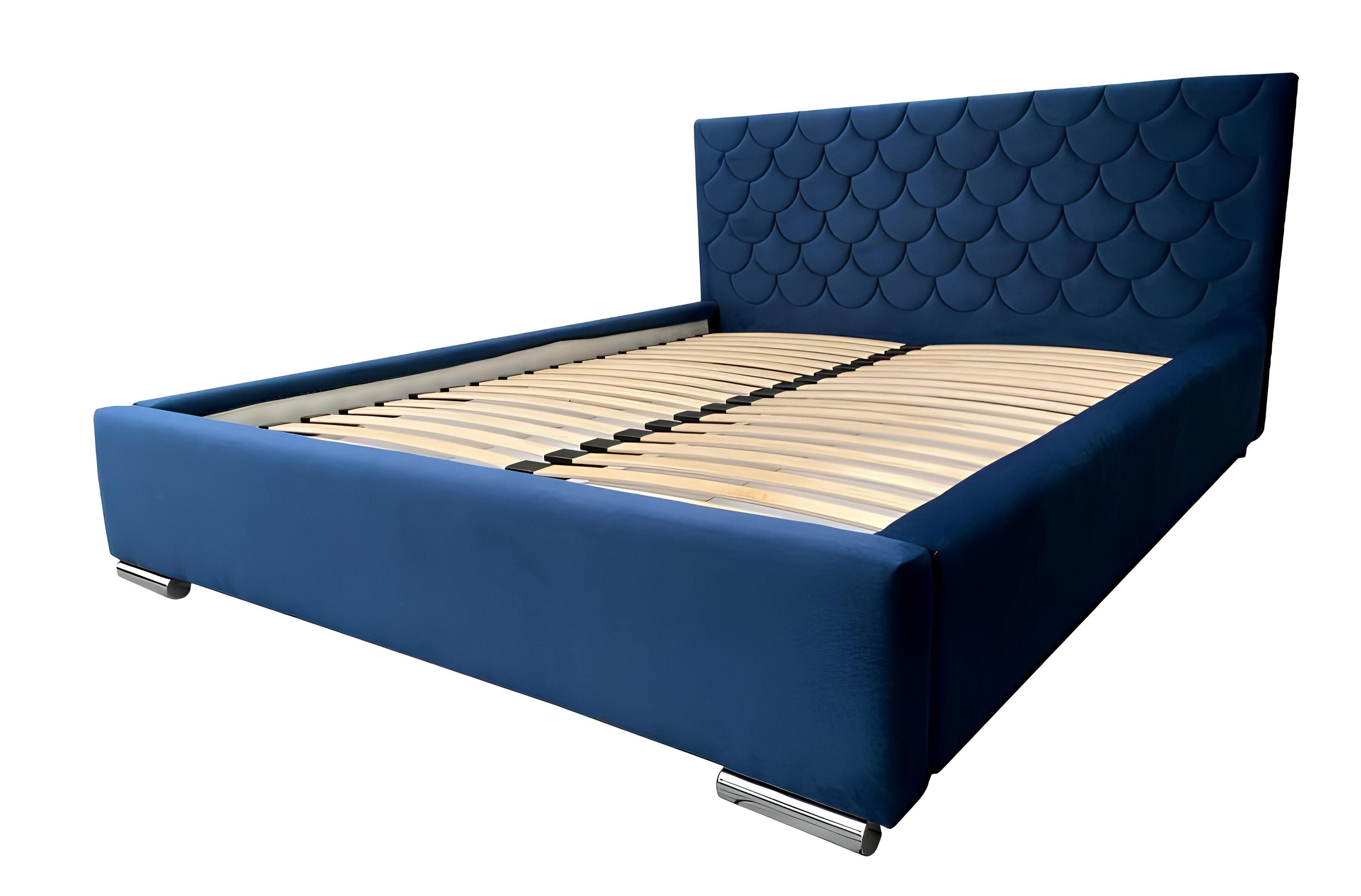 Bett Luxuriöses Doppelbett mit Holzrahmen im klassischen Design neu