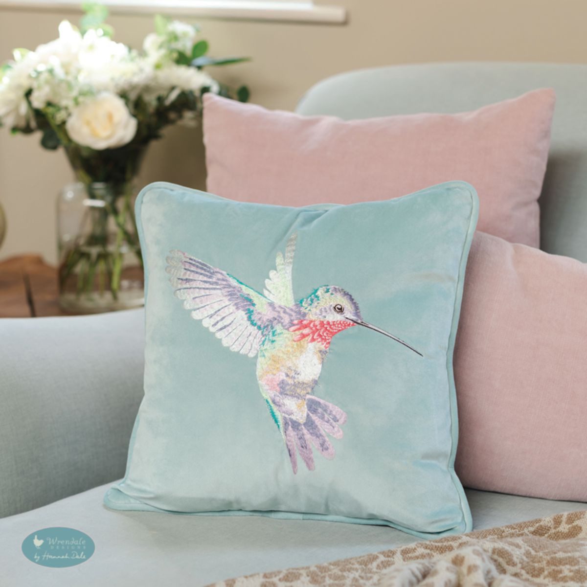 Wrendale Dekokissen Wrendale Designs besticktes Kissen Kolibri Wisteria Wishes