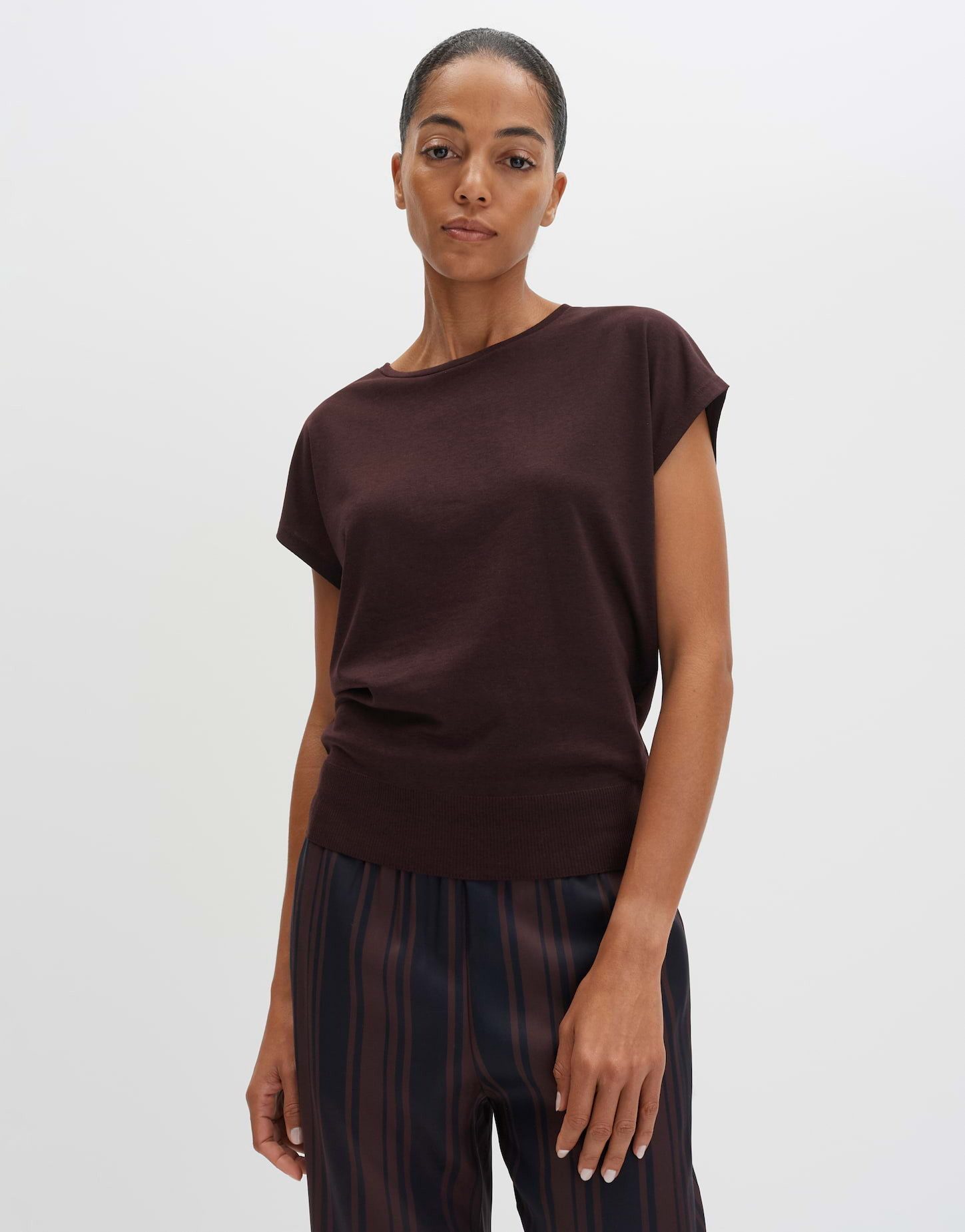 someday Kurzarmshirt Kaja aus Jersey mit breitem Rippbund Lockerer Look für entspannte Styles