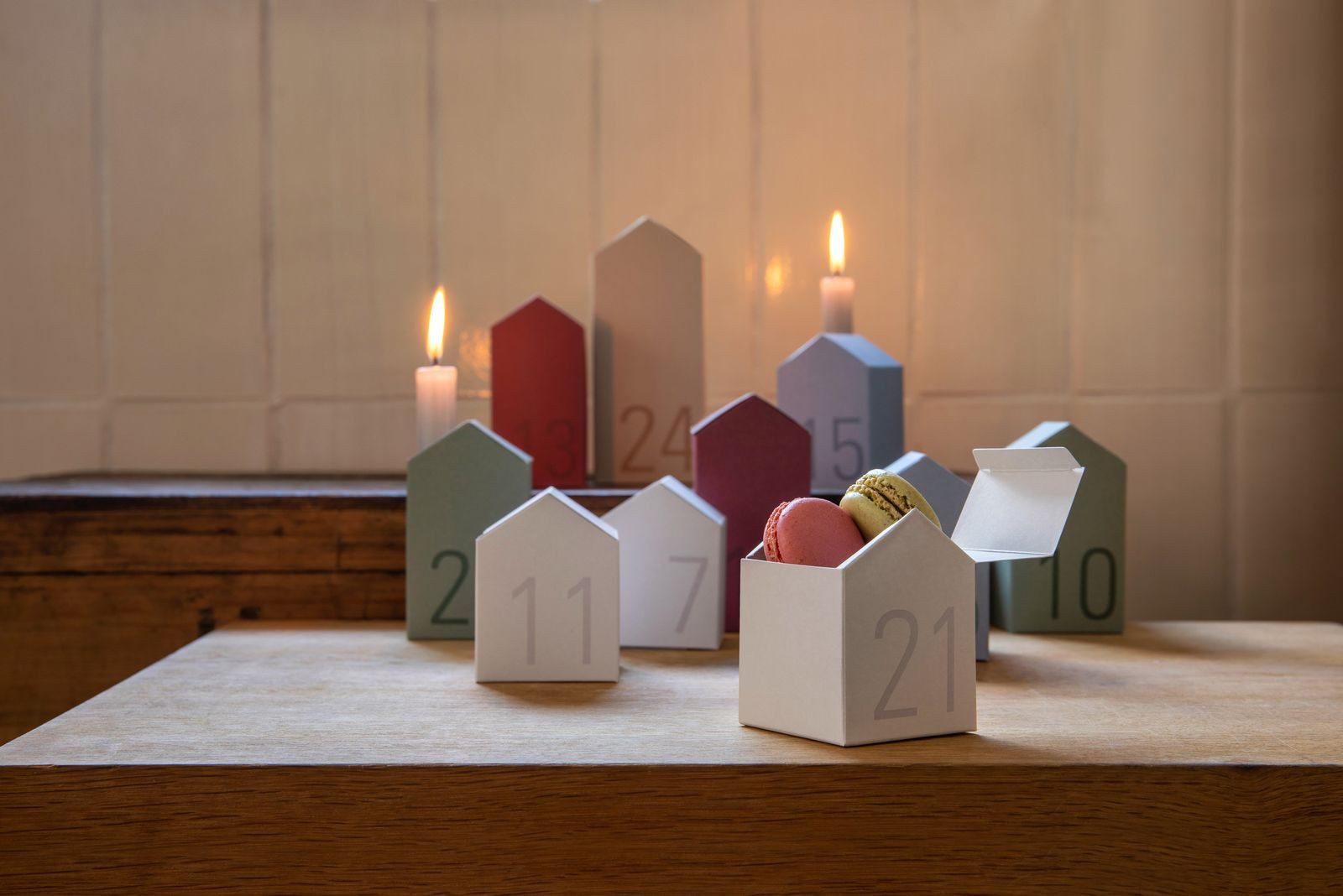 Remember befüllbarer Календари, Remember Календари DORF mit 24 nummerierten Häuschen