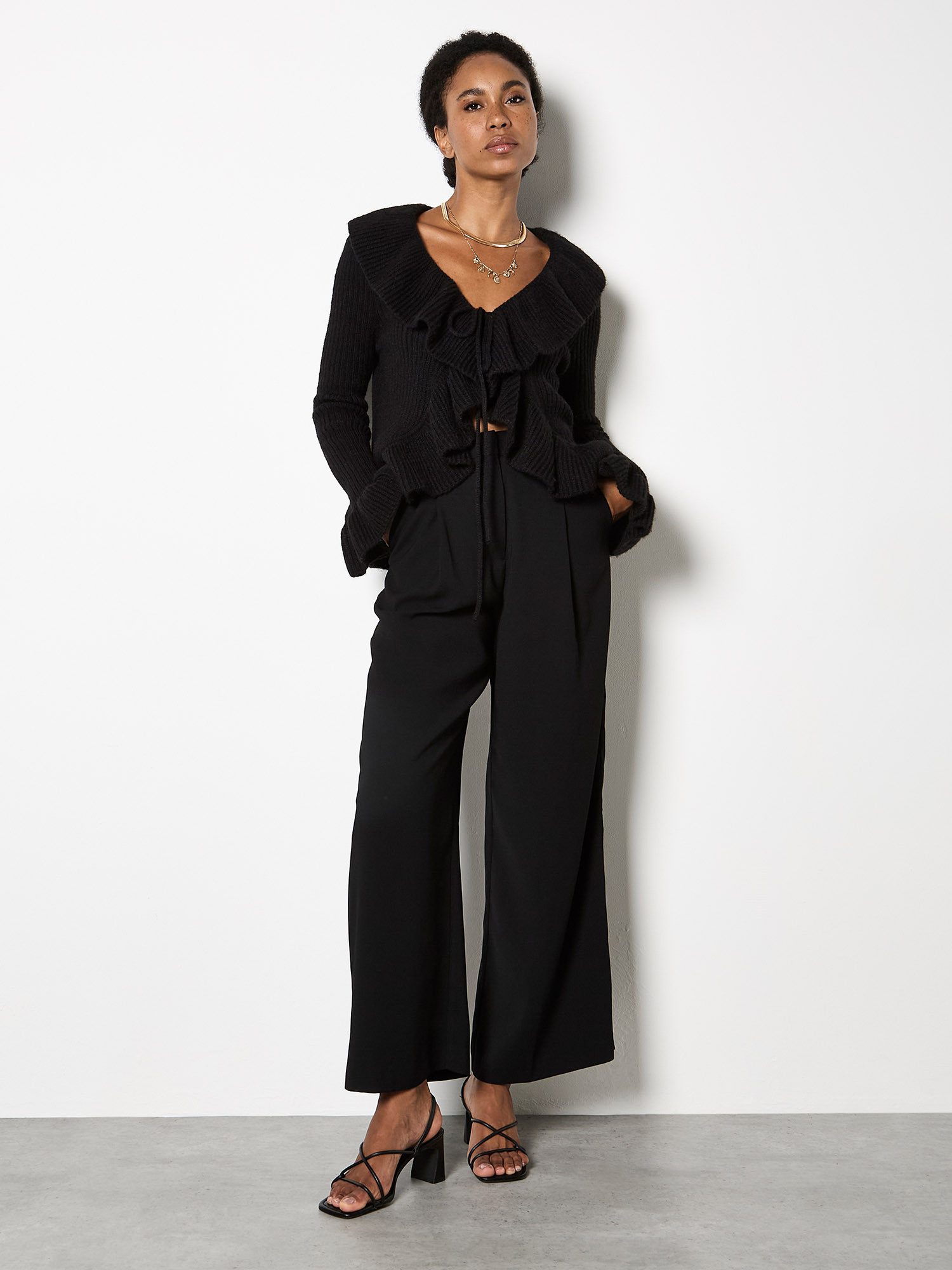 Apricot Cardigan Kurzer Cardigan mit Rüschen günstig online kaufen