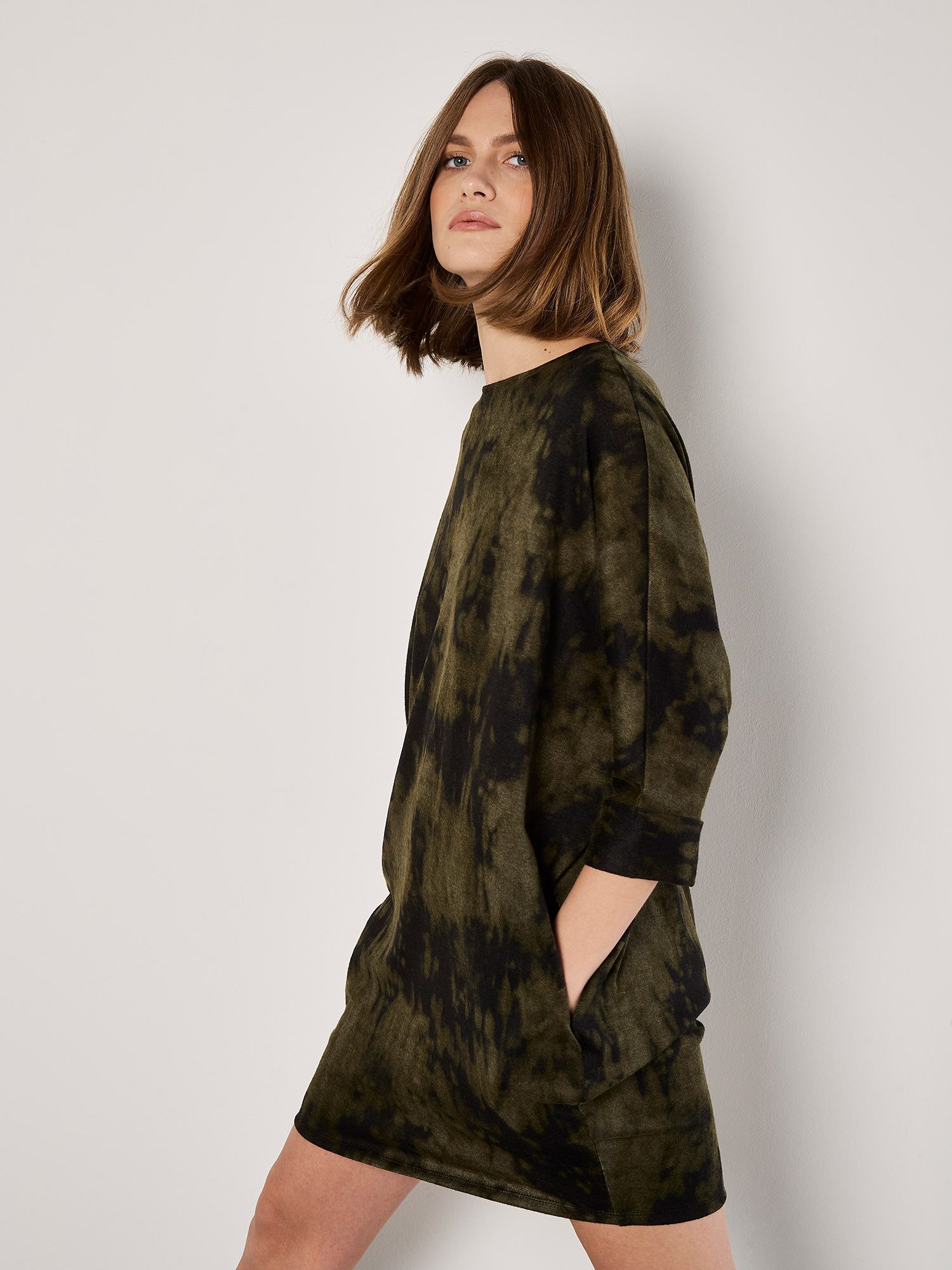 Apricot Strickkleid Minilanges Kleid in Batikoptik günstig online kaufen