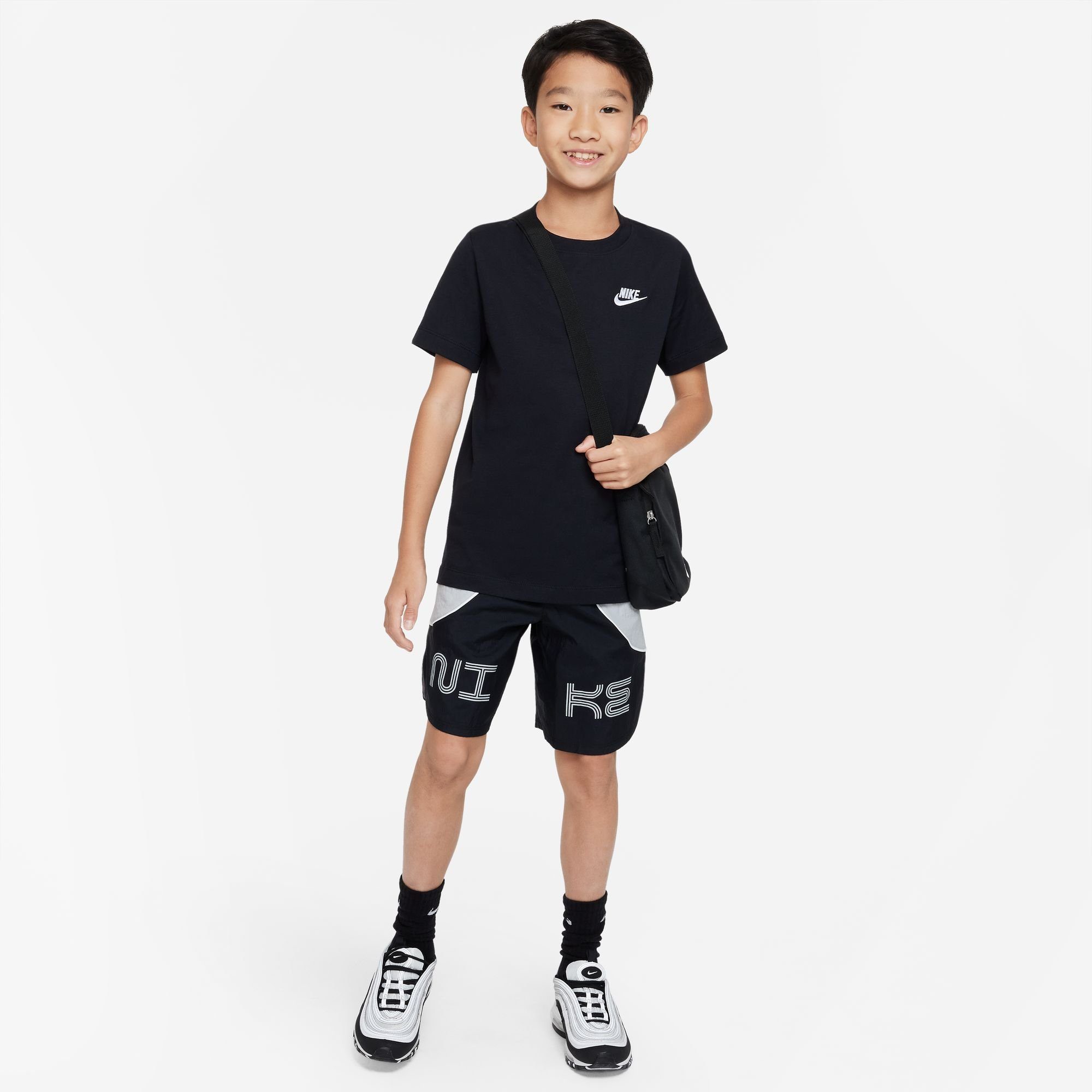 Nike KIDS' schwarz T-SHIRT T-Shirt Sportswear BIG