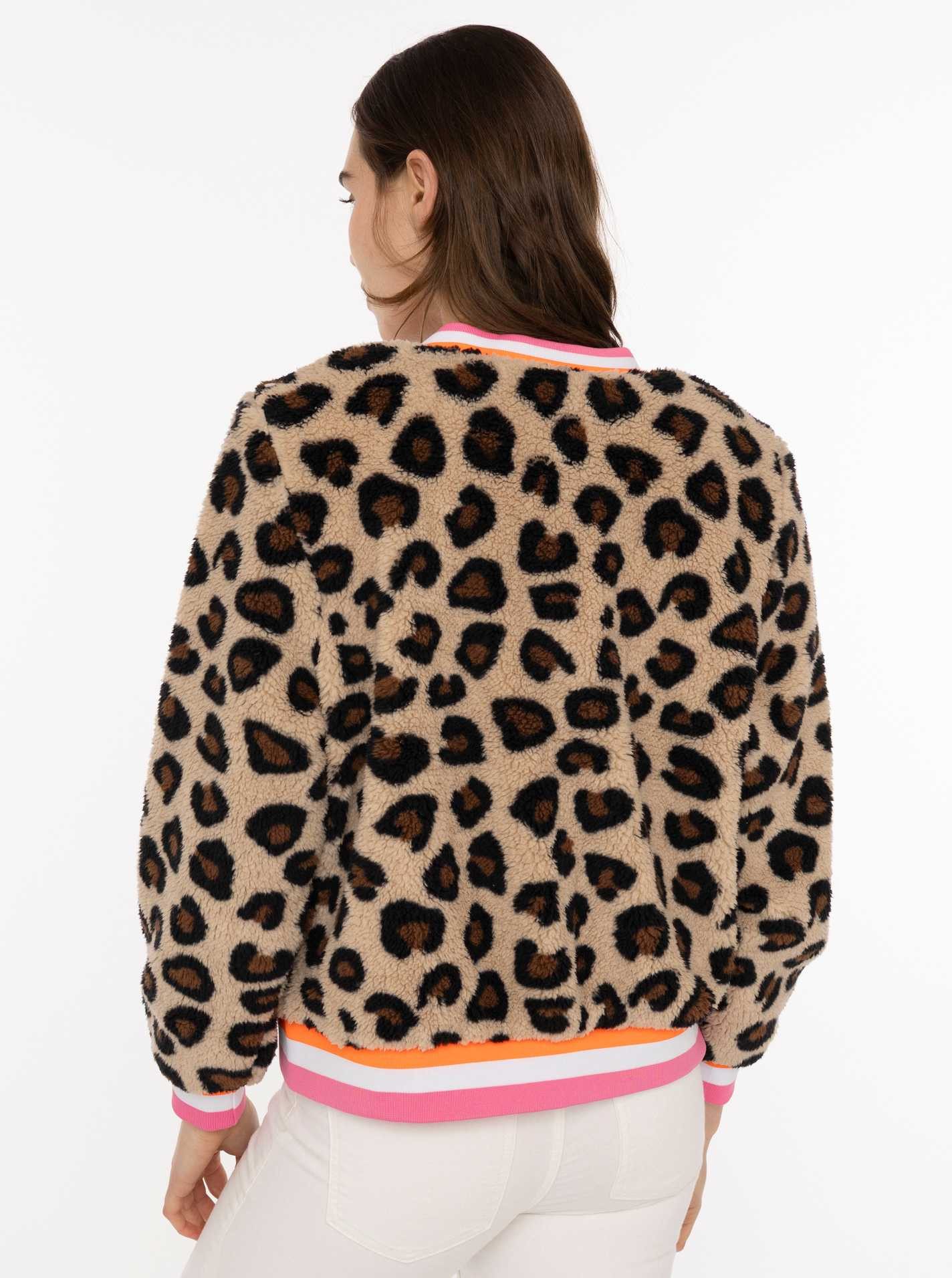 Zwillingsherz Bomberjacke "Wild Mind" kuscheliges It-Piece, Leomuster, gestreifte Neon-Bündchen, Druckknöpfe – Bild 2 von 4