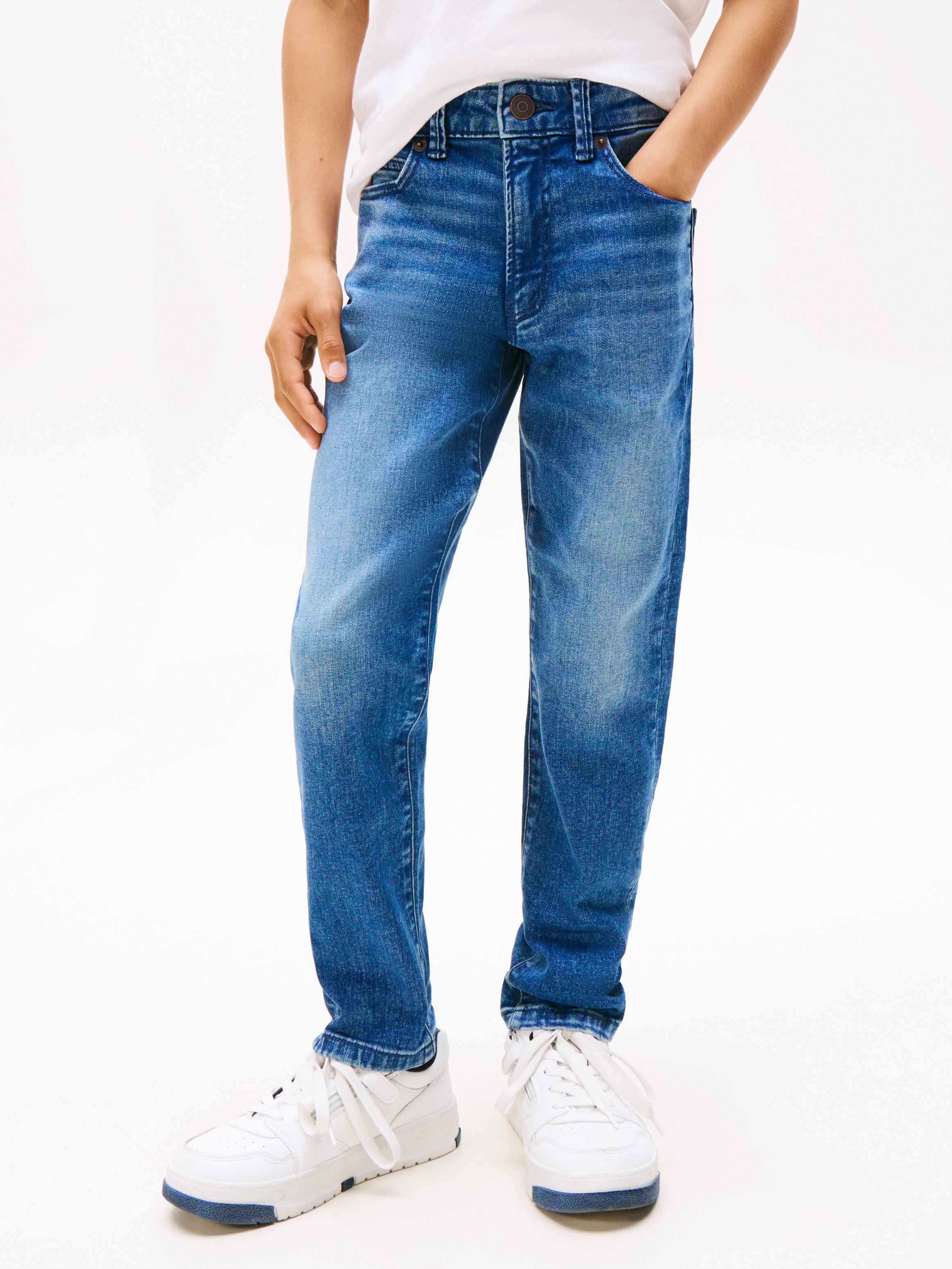 Tommy Hilfiger Straight-Jeans MODERN STRAIGHT für Kinder bis 16 Jahre, in heller Waschung