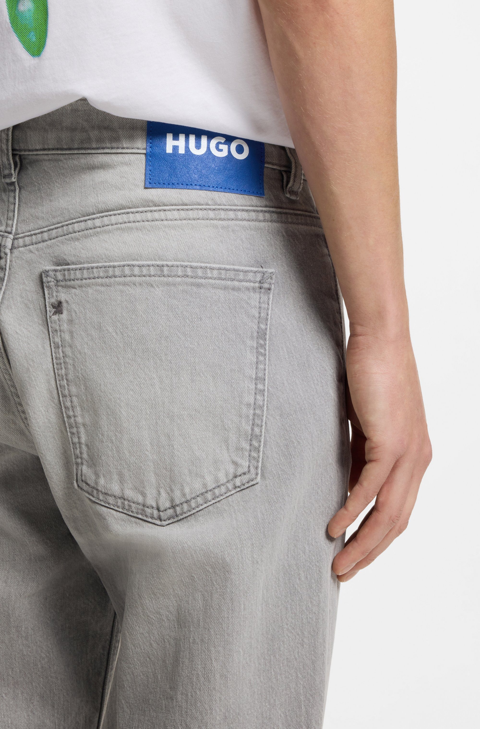 HUGO 5-Pocket-Jeans Brody Tapered Fit, mittlere Leibhöhe – Bild 2 von 5
