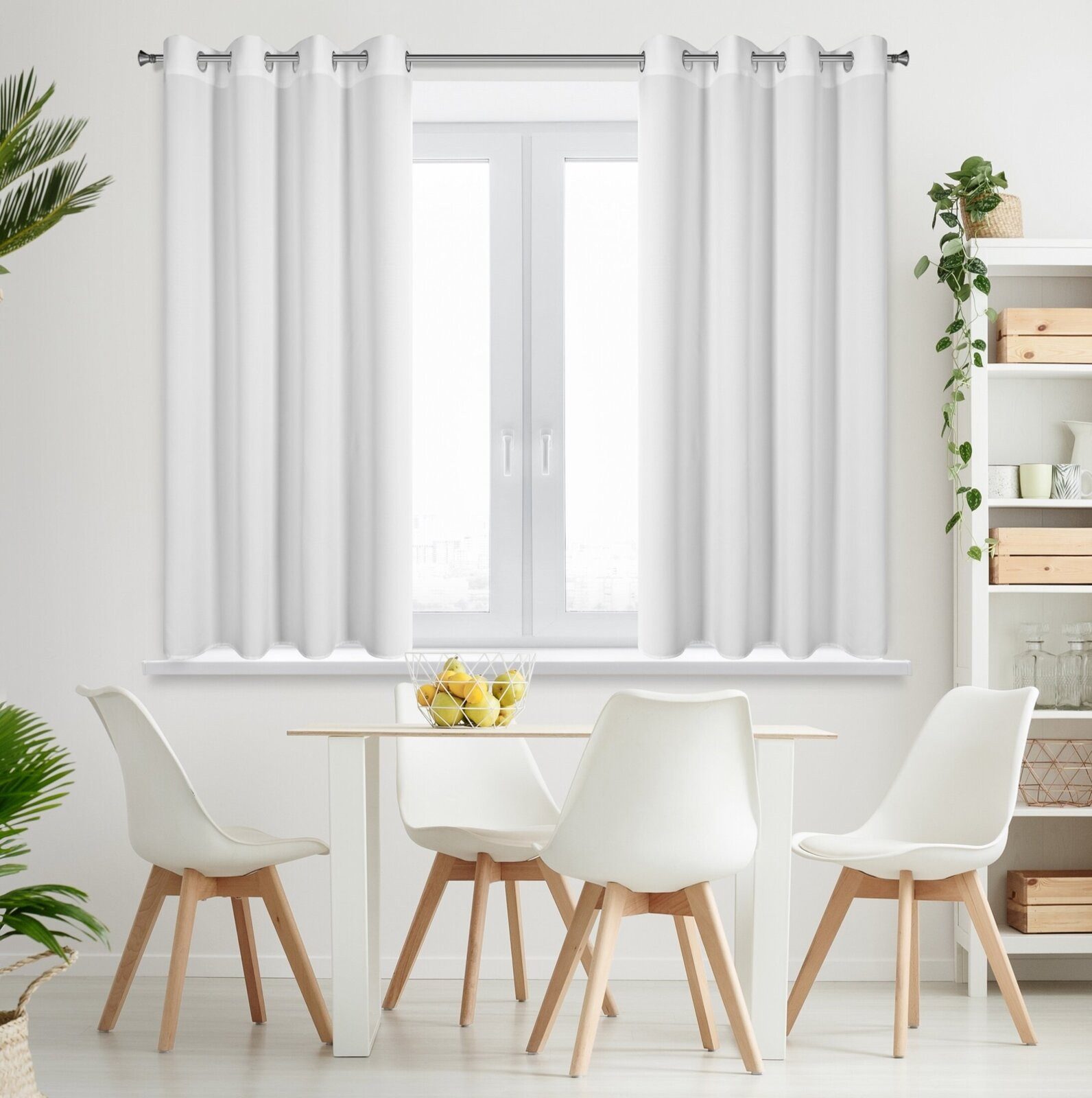 Eurofirany Vorhang Einfarbiger Vorhang – Blickdichter Stoff mit matter Oberfläche, Ösen, Satinbindung, pflegeleicht, 140 g/m² – 100 % Polyester – Bild 2 von 5