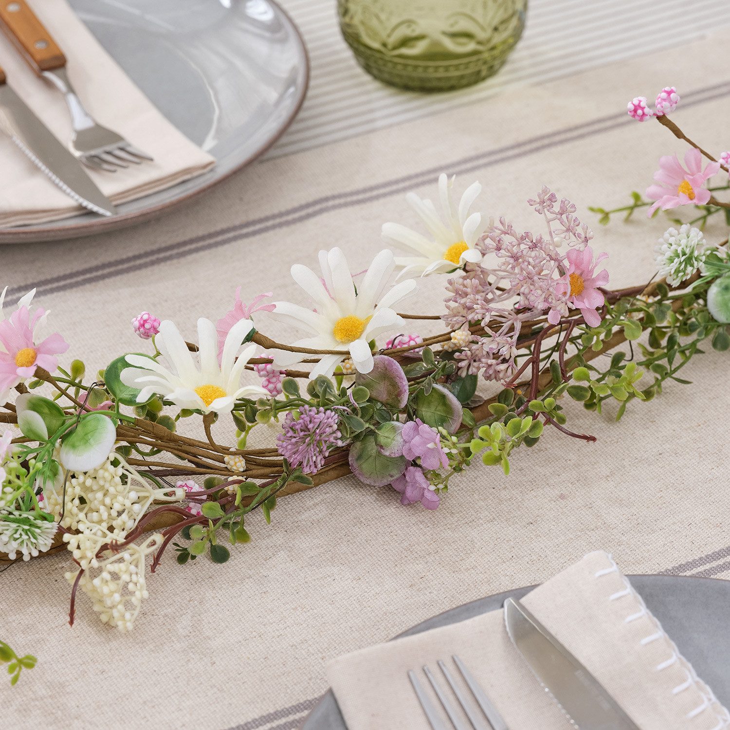 Lights4fun Girlanden LED Blumengirlande mit pastellfarbenen Gänseblümchen