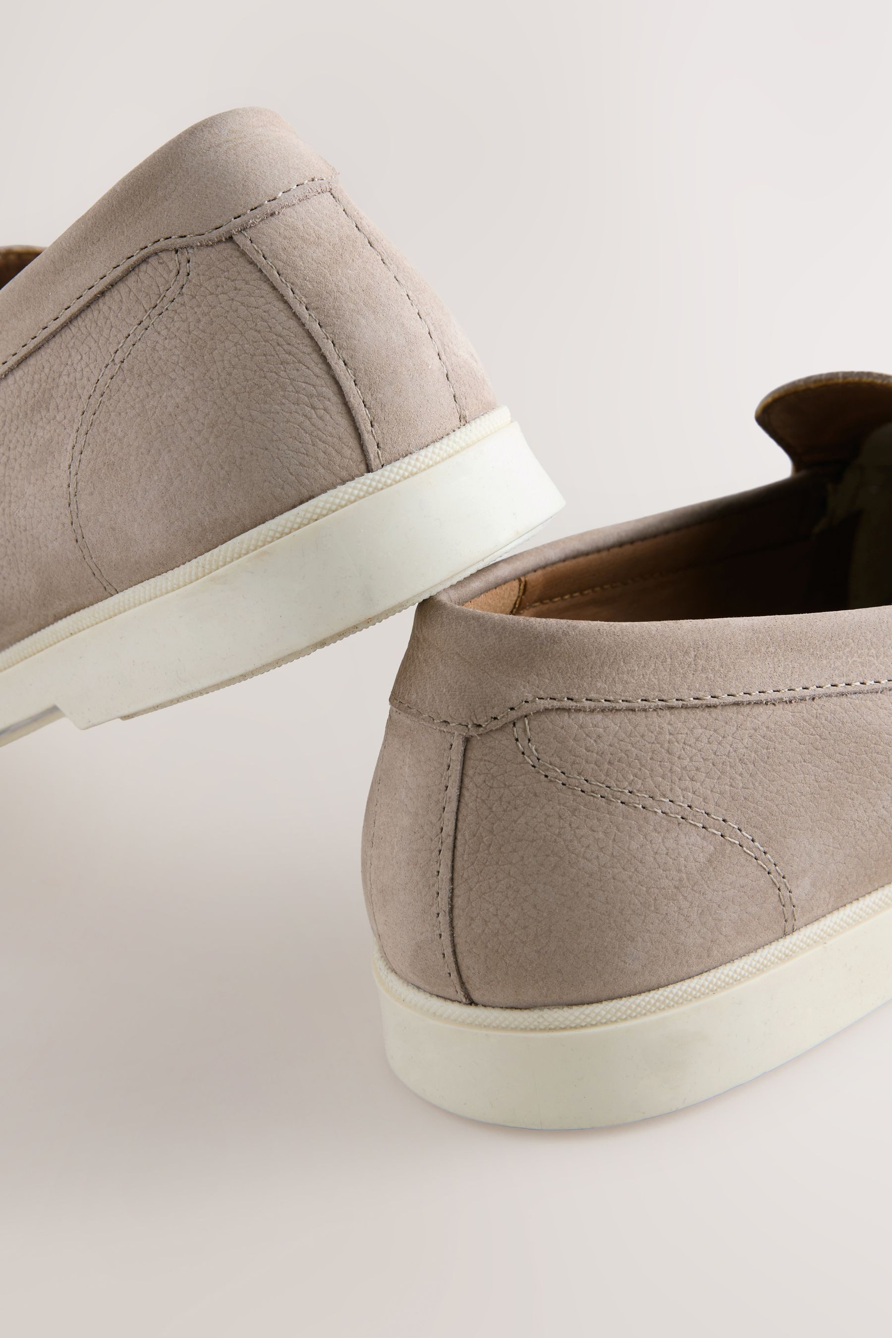 Next Veloursleder-Loafers Loafer (1-tlg)