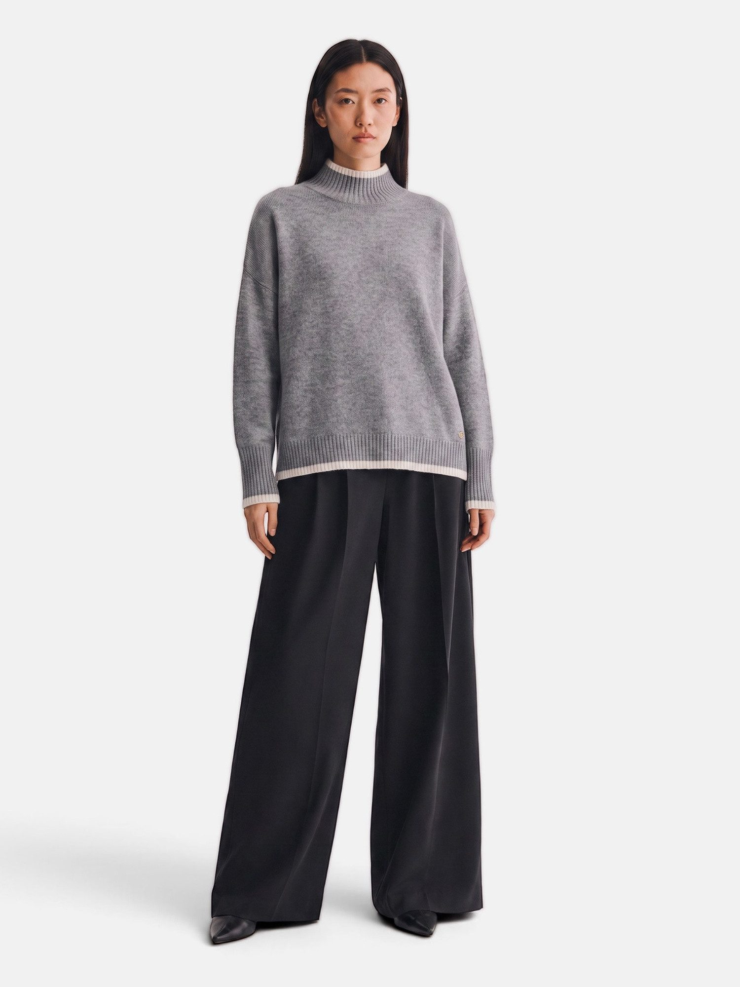 Dine ´n´ Dance Kaschmirpullover Mary Contrast aus 100 % Kaschmir, weit geschnitten mit Rollkragen