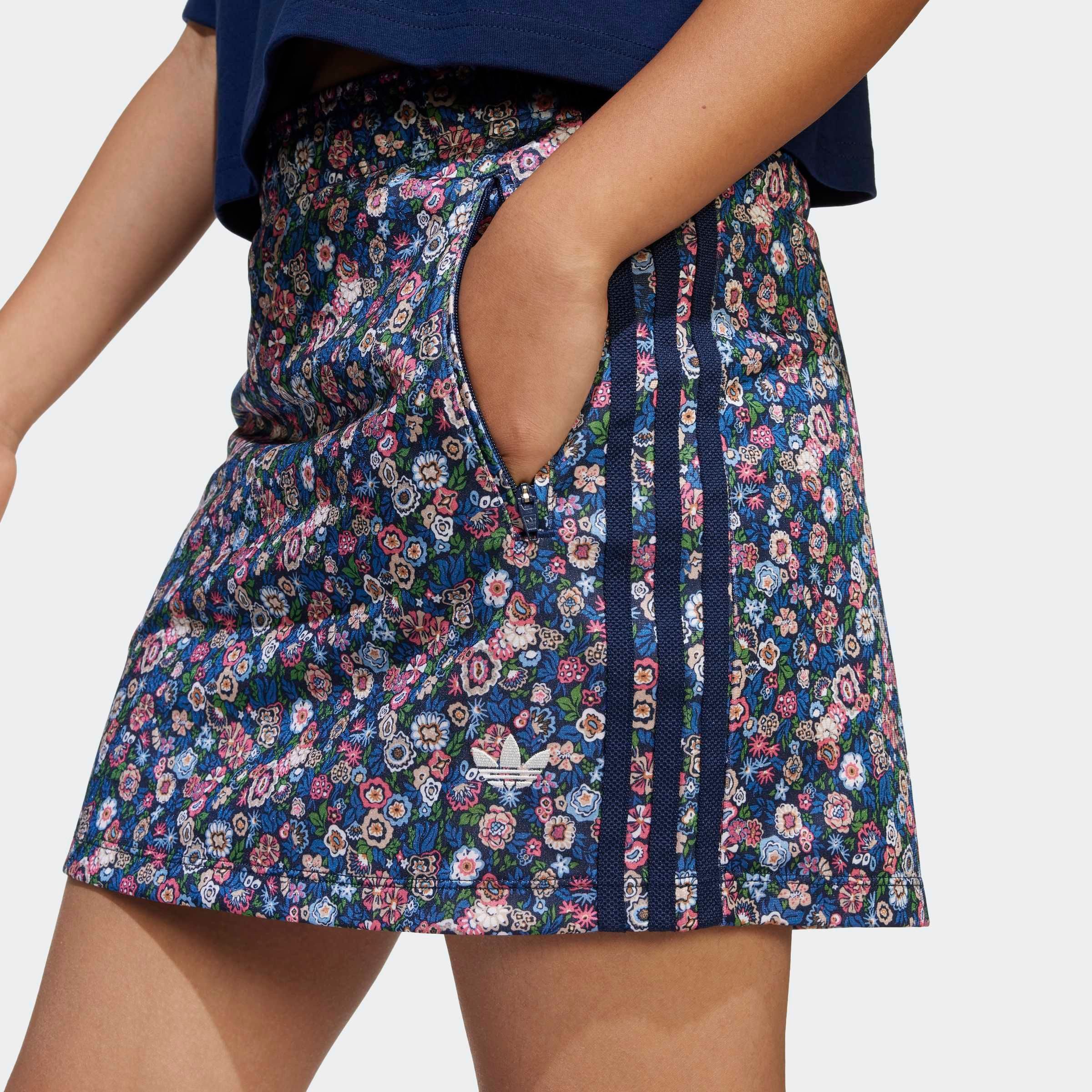 adidas Originals Sweatrock ADIDAS ORIGINALS X LIBERTY LONDON KIDS schmale Passform, aus weichem, strukturiertem Trikotmaterial