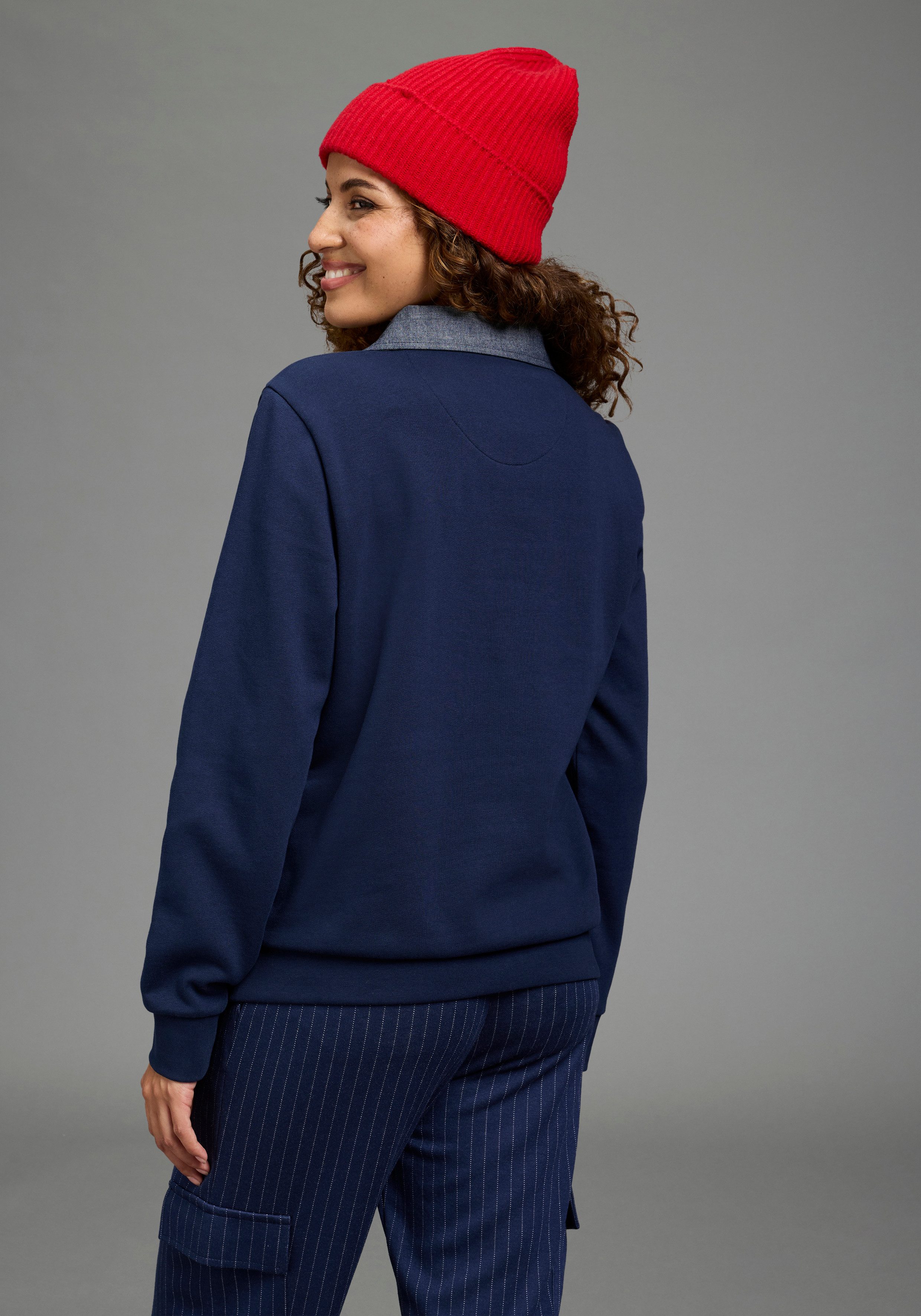KangaROOS Sweatshirt mit Polokragen und Blende, hüftlange Schnittform