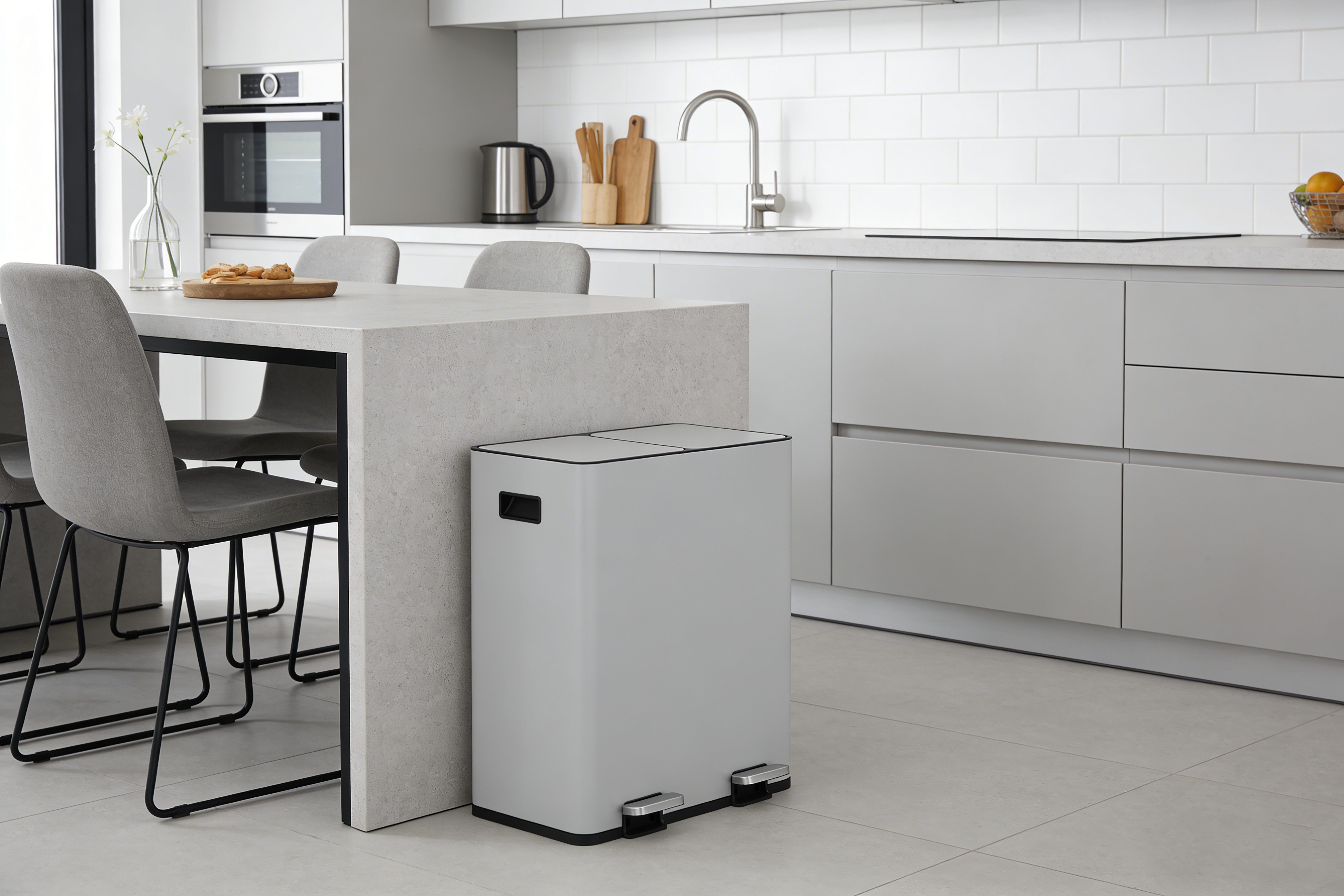 OTTO home Mülleimer Garrin, Soft Close, m. 2 Fächern, Fassungsvermögen 2x15 L bzw. 2x30 L, Mülltrennsystem mit 2 separaten Innenbehältern und Fußtrittpedalen