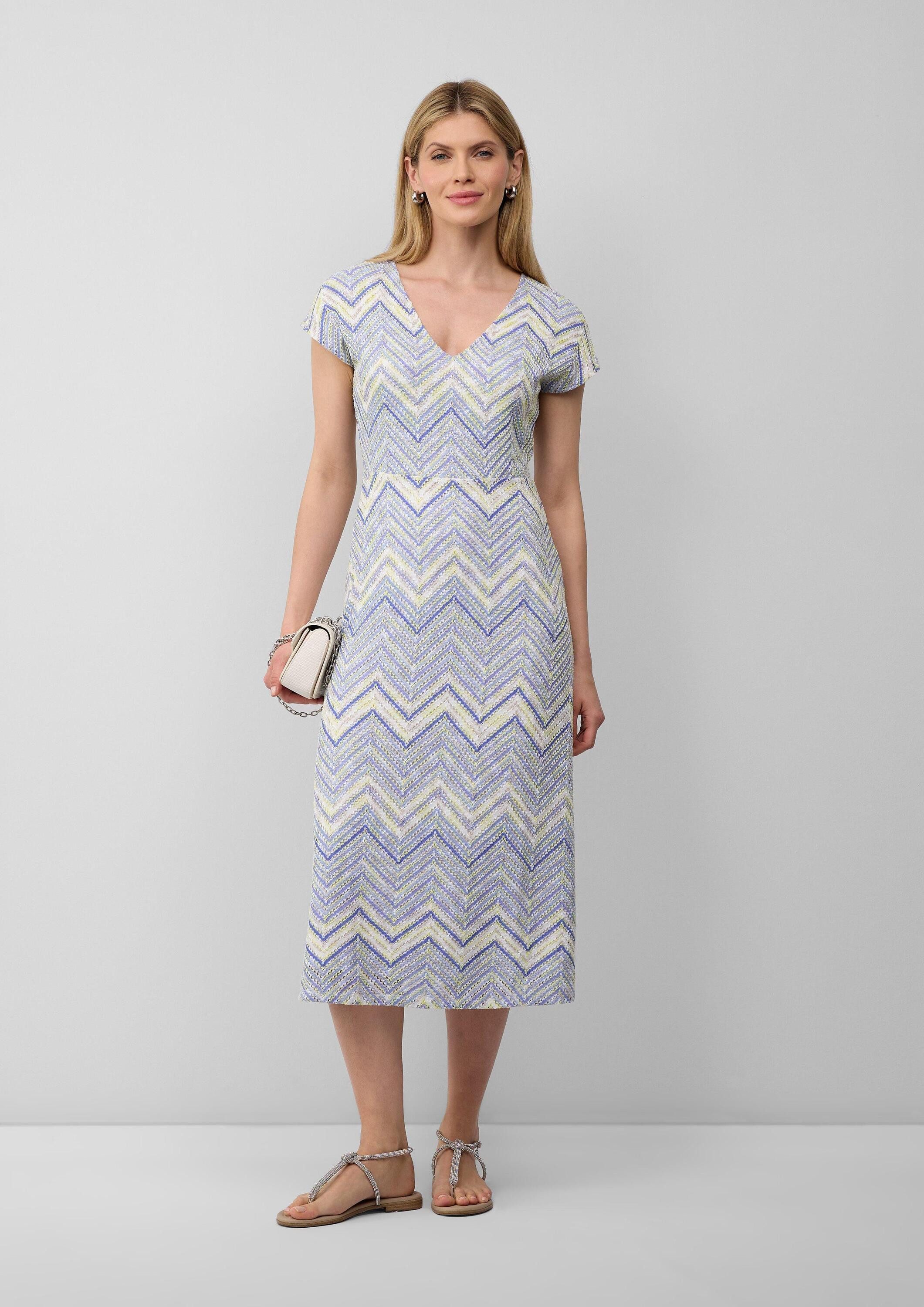 s.Oliver Midikleid Kleid Antailliertes Midikleid aus Strickjersey mit V-Ausschnitt