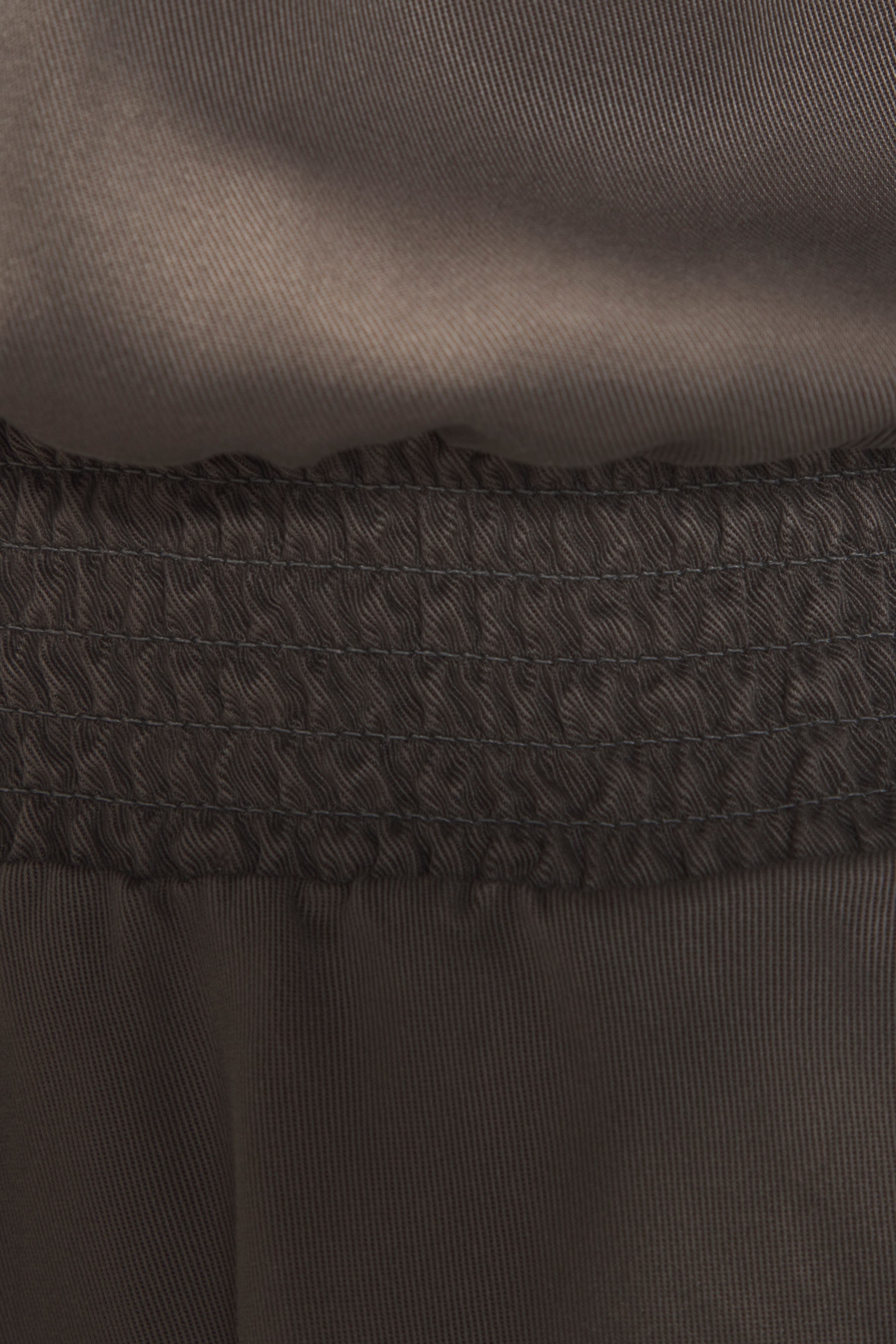 Buffalo Sommerkleid mit V-Ausschnitt aus weicher Lyocellware kurzes Kleid, figurumspielendes Sommerkleid, Strandkleid, Tunikakleid – Bild 5 von 5