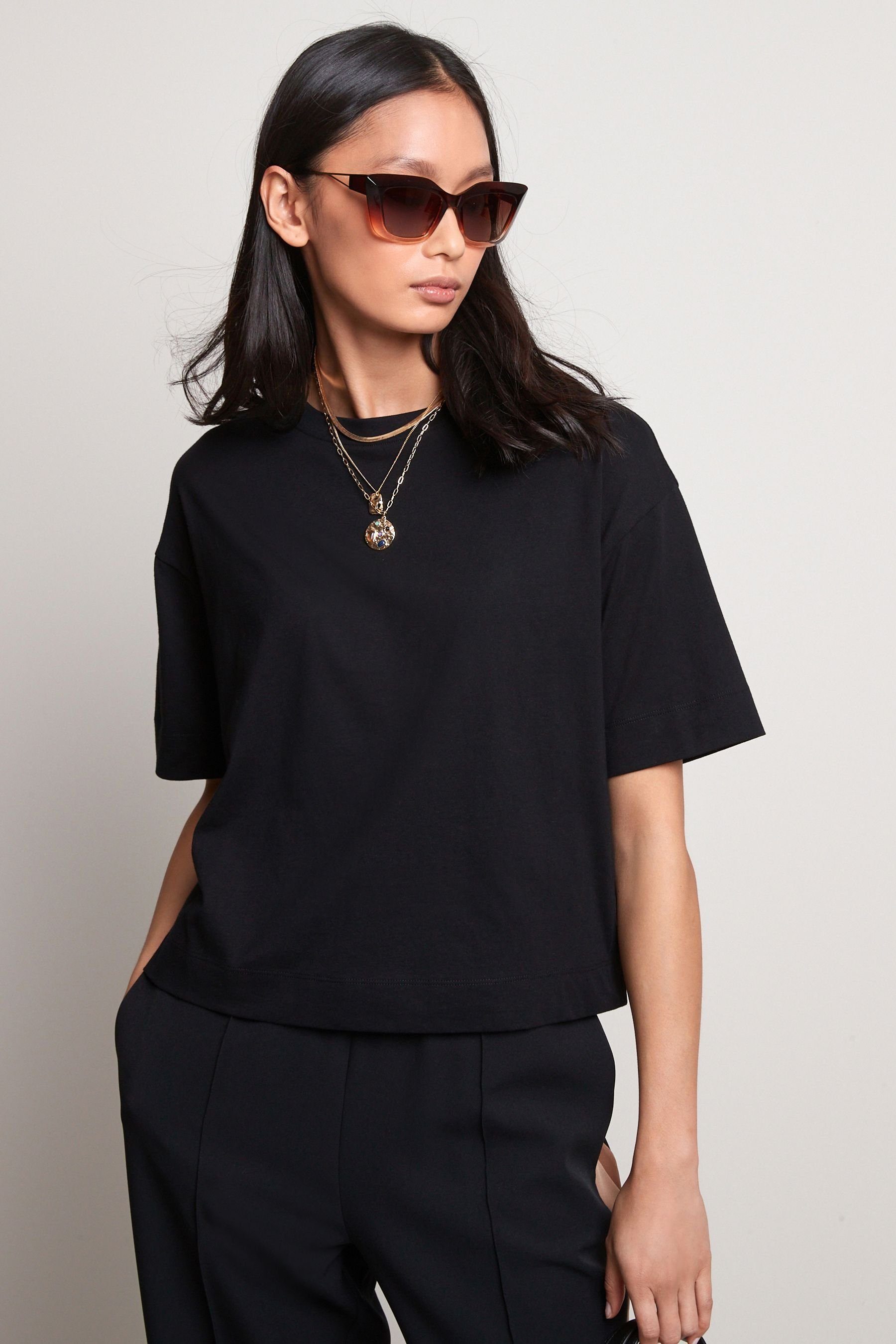 T-Shirt Next Black Fit T-Shirt (1-tlg) Relaxed Kastiges