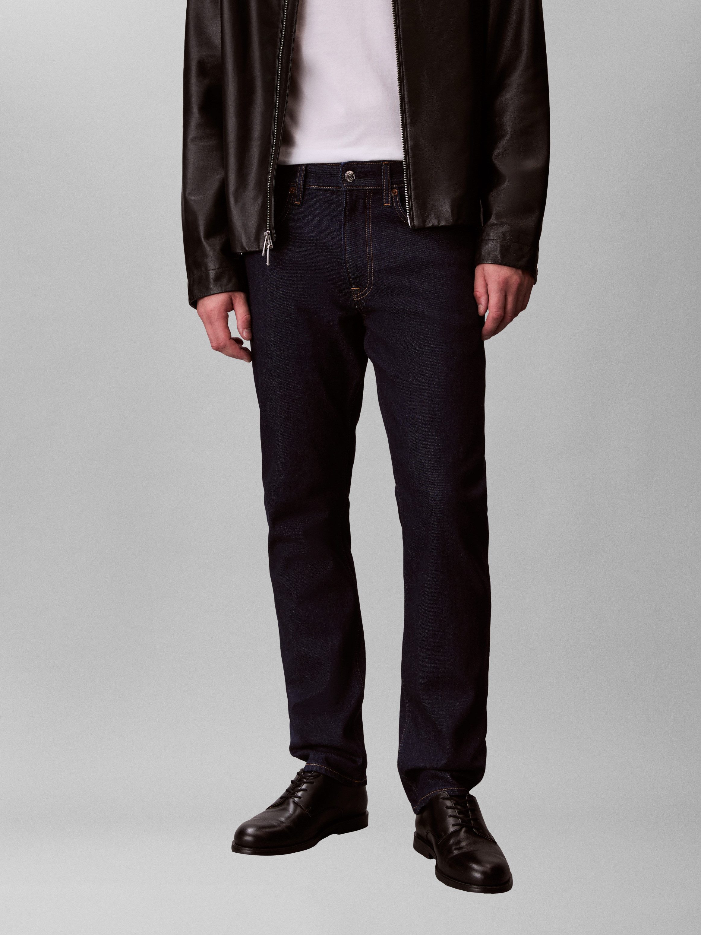 Calvin Klein Jeans Slim-fit-Jeans SLIM CLASSIC Slim fit mit praktischen Eingrifftaschen – Bild 2 von 5