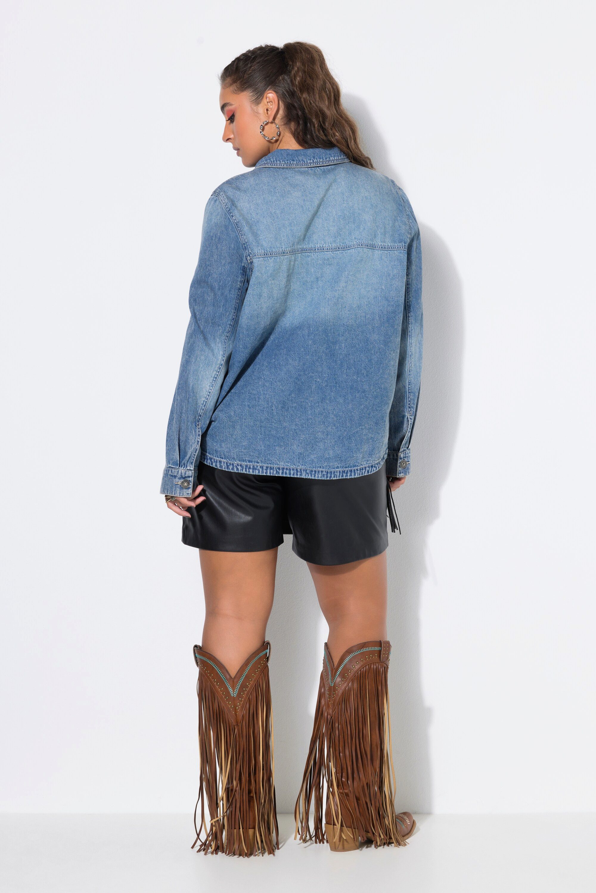 Studio Untold Hemdbluse Jeanshemd Oversize Shape Zier-Nieten – Bild 3 von 3