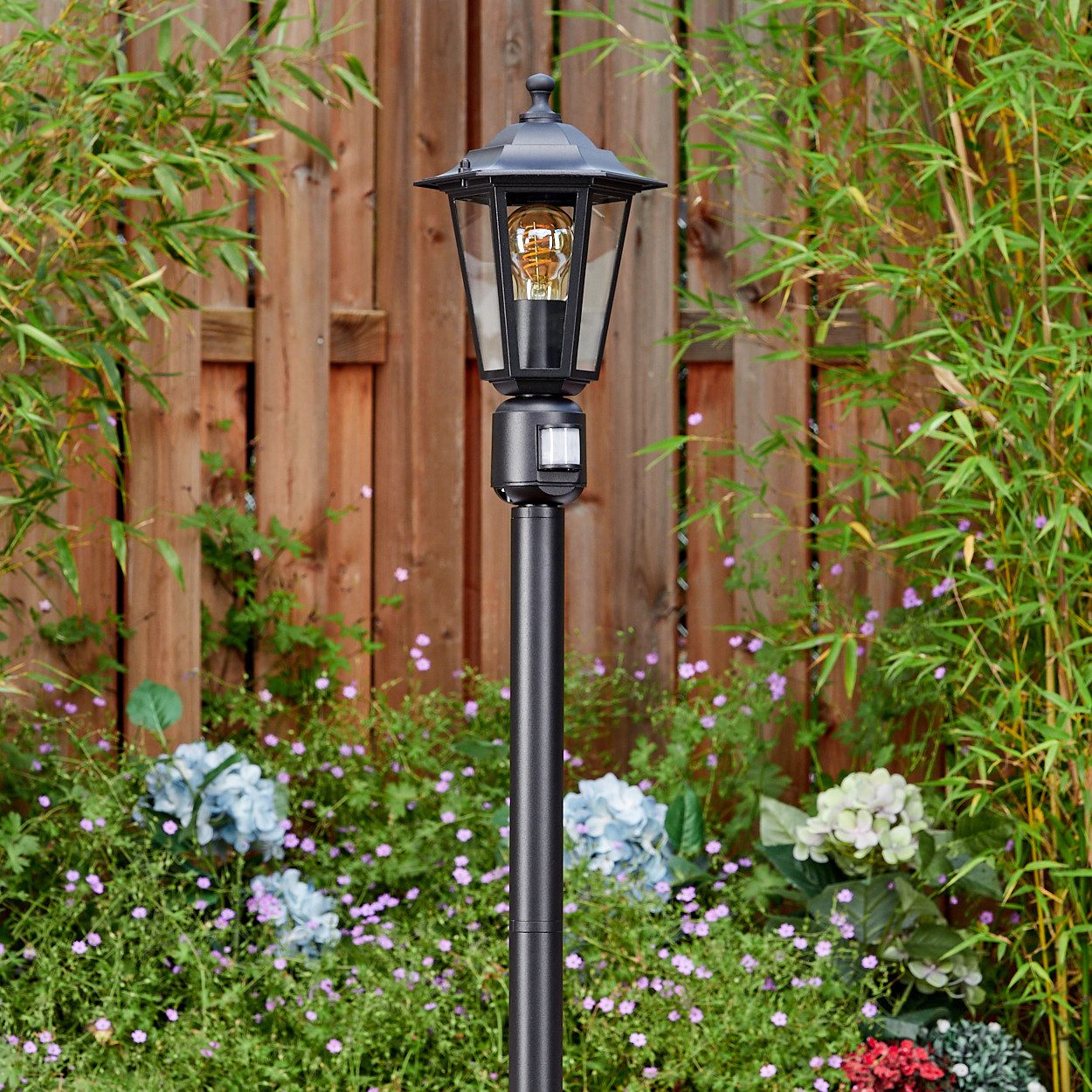 hofstein Pollerleuchte Wegeleuchte m. Bewegungsmelder aus Metall/Glas in Schwarz/Klar, ohne Leuchtmittel, antike Außenleuchte, Gartenlampe, Gartenbeleuchtung IP44, 1 x E27