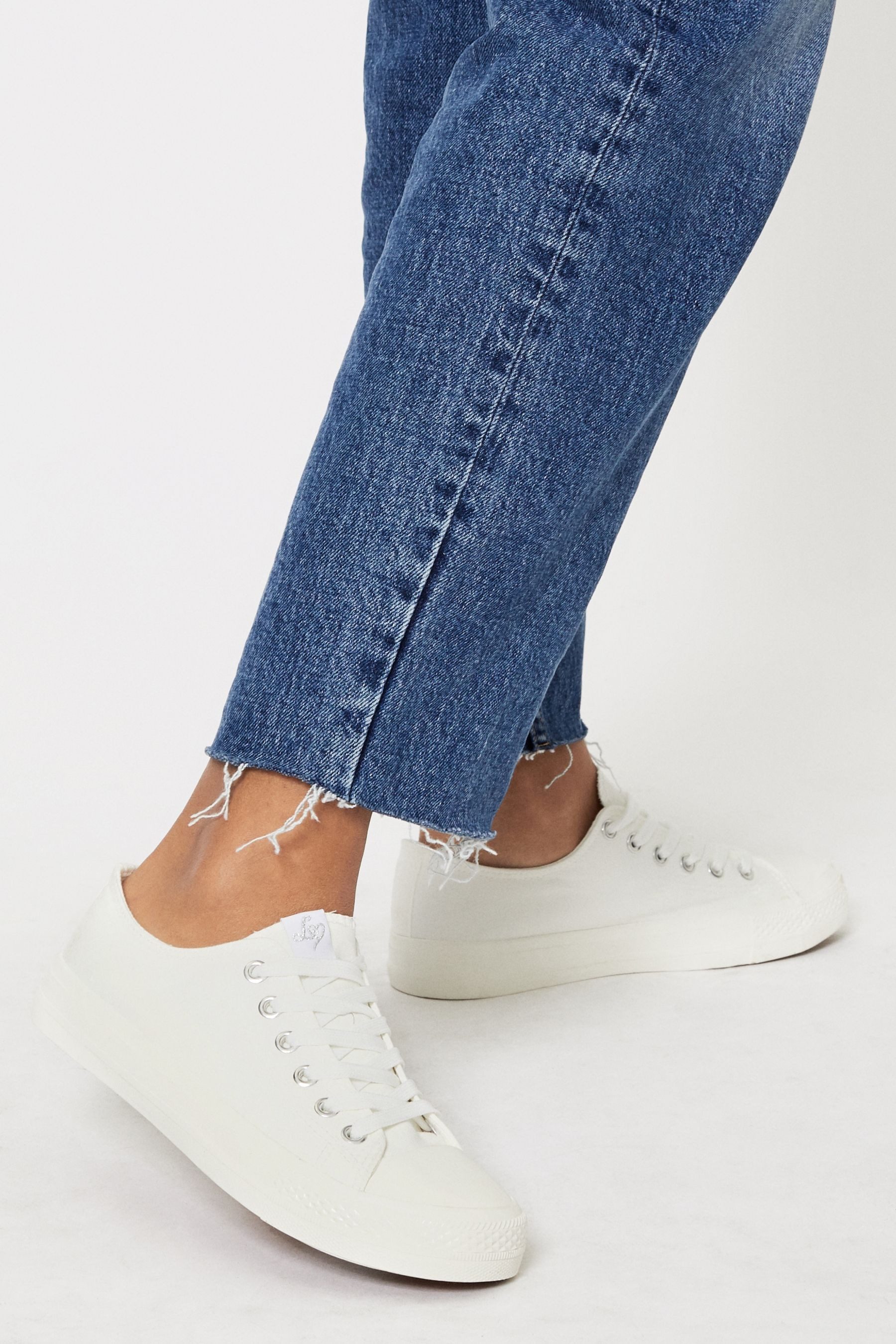 LIPSY Lipsy Low-Top-Schnürsneaker aus Canvas Sneaker (1-tlg) günstig online kaufen