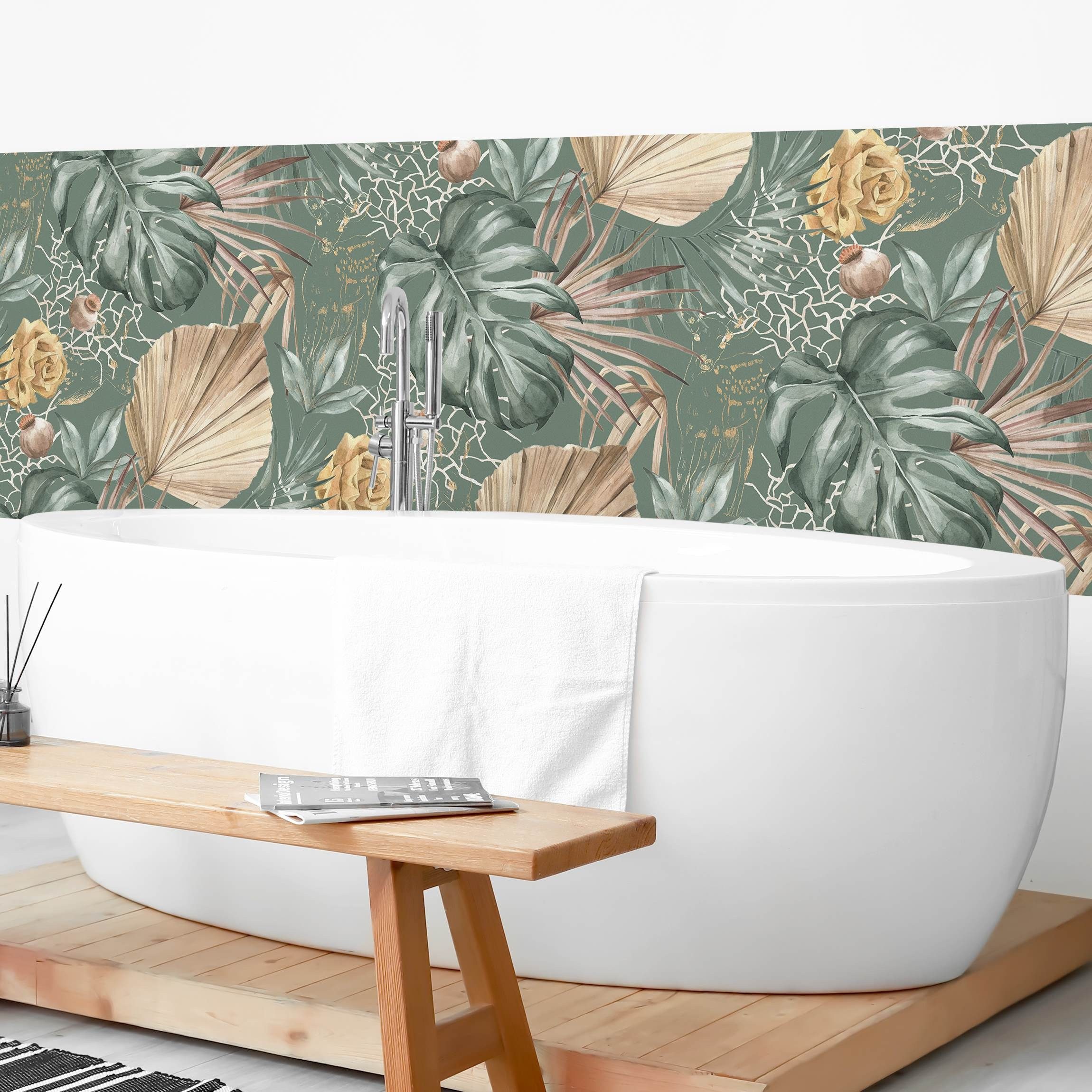 Bilderdepot24 Badrückwand grün fugenlose Wandverkleidung Bad Tropisch, (Hartfolie matt » Selbstklebend SMART 0,35 mm), wasserfestes Wandpaneel Große Blätter Rosen vor Grün