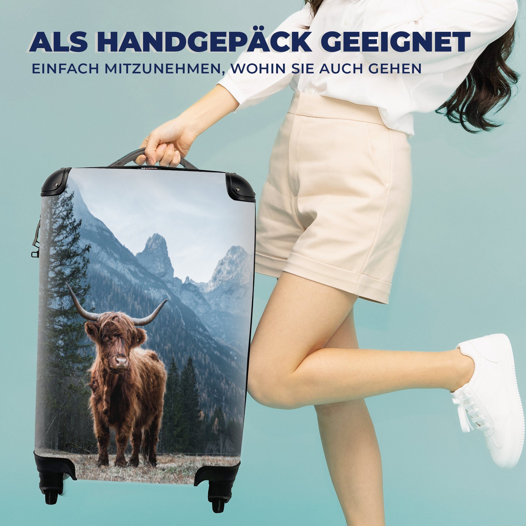 Trolley, Berg - Natur, Schottische mit Highlander - - Kuh Ferien, Reisekoffer - für 4 Landschaft Rollen, Handgepäck Handgepäckkoffer Reisetasche MuchoWow rollen, - Bäume