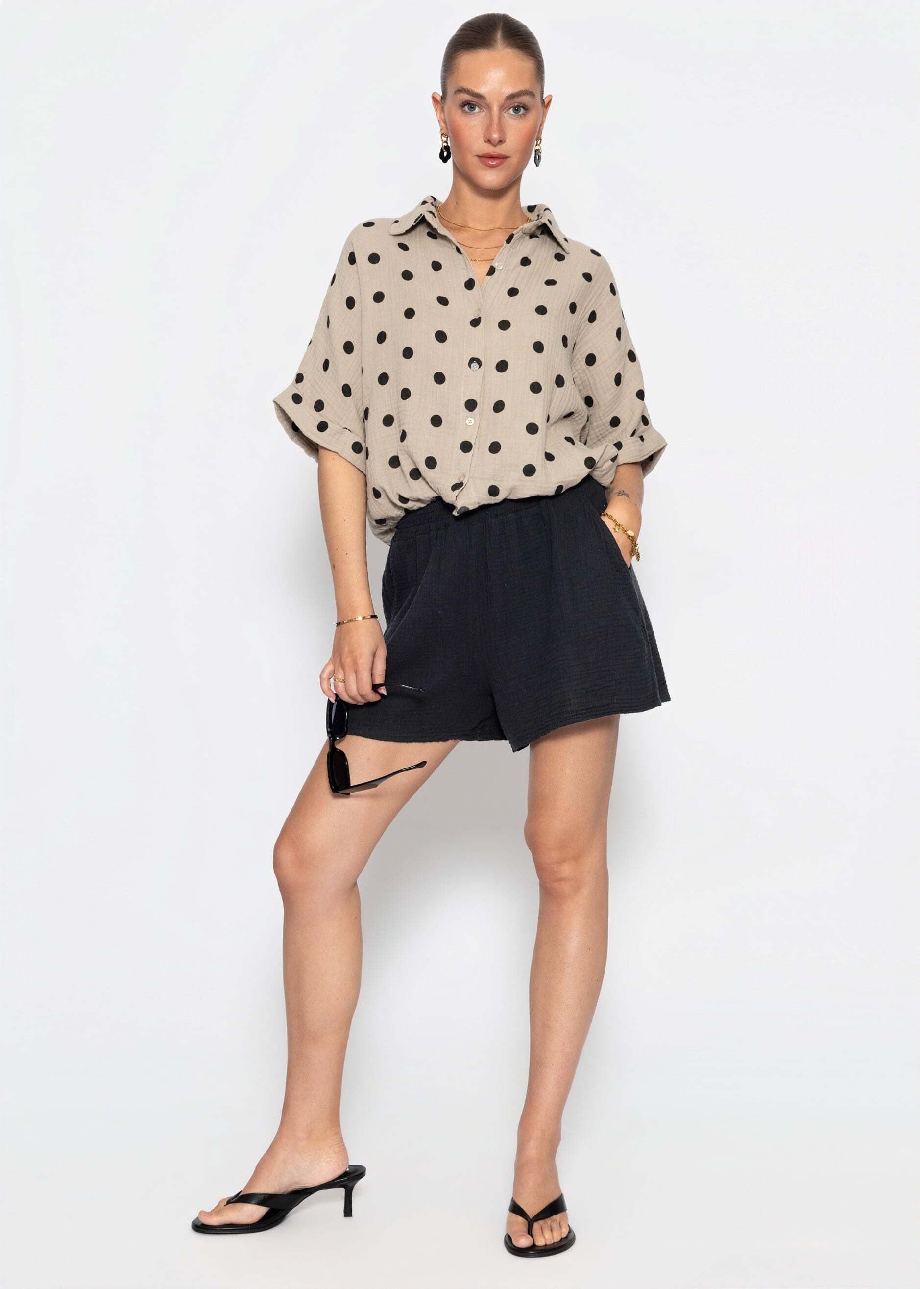 SASSYCLASSY Langarmbluse Bluse mit Zugband und Punkten für Damen Leichte Baumwollbluse mit halblangen Ärmeln und Hemdkragen Taupe