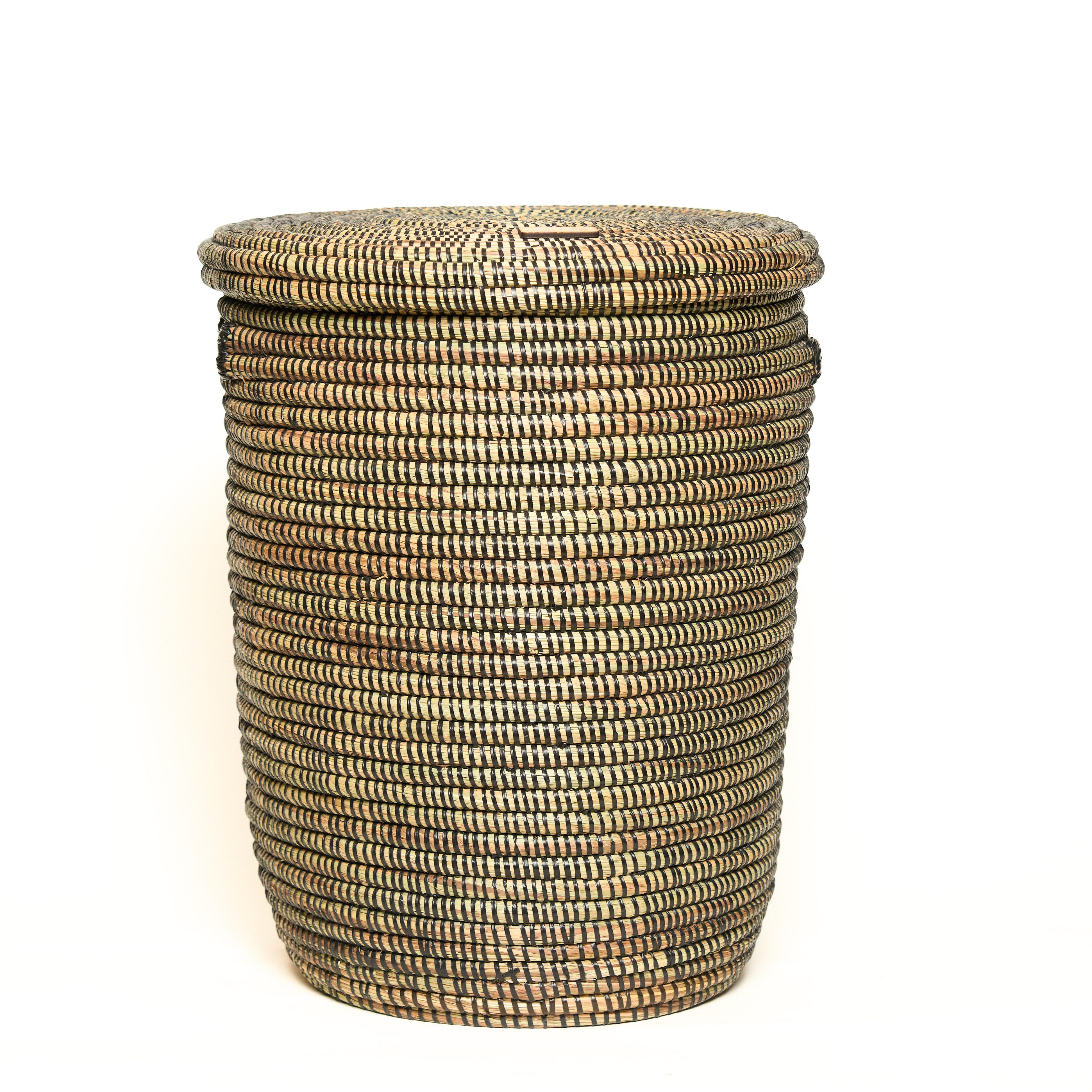 YAADU Aufbewahrungskorb mit flachem Deckel 42L - Wäschesammler, Aufbewahrungskorb, Ordnung, Handgefertigt in Afrika aus traditioneller Flechtkunst