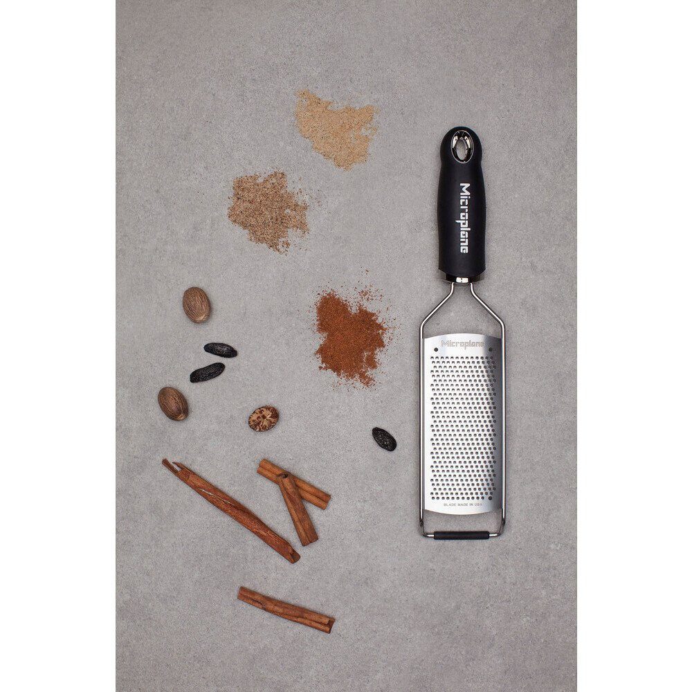 Microplane Küchenreibe Reibe fein 31 cm Gourmet schwarz, Edelstahl- Kunststoff kombiniert, (1-St), Reibe fein, 31,50cm, Edelstahl- Kunststoff kombiniert – Bild 4 von 4