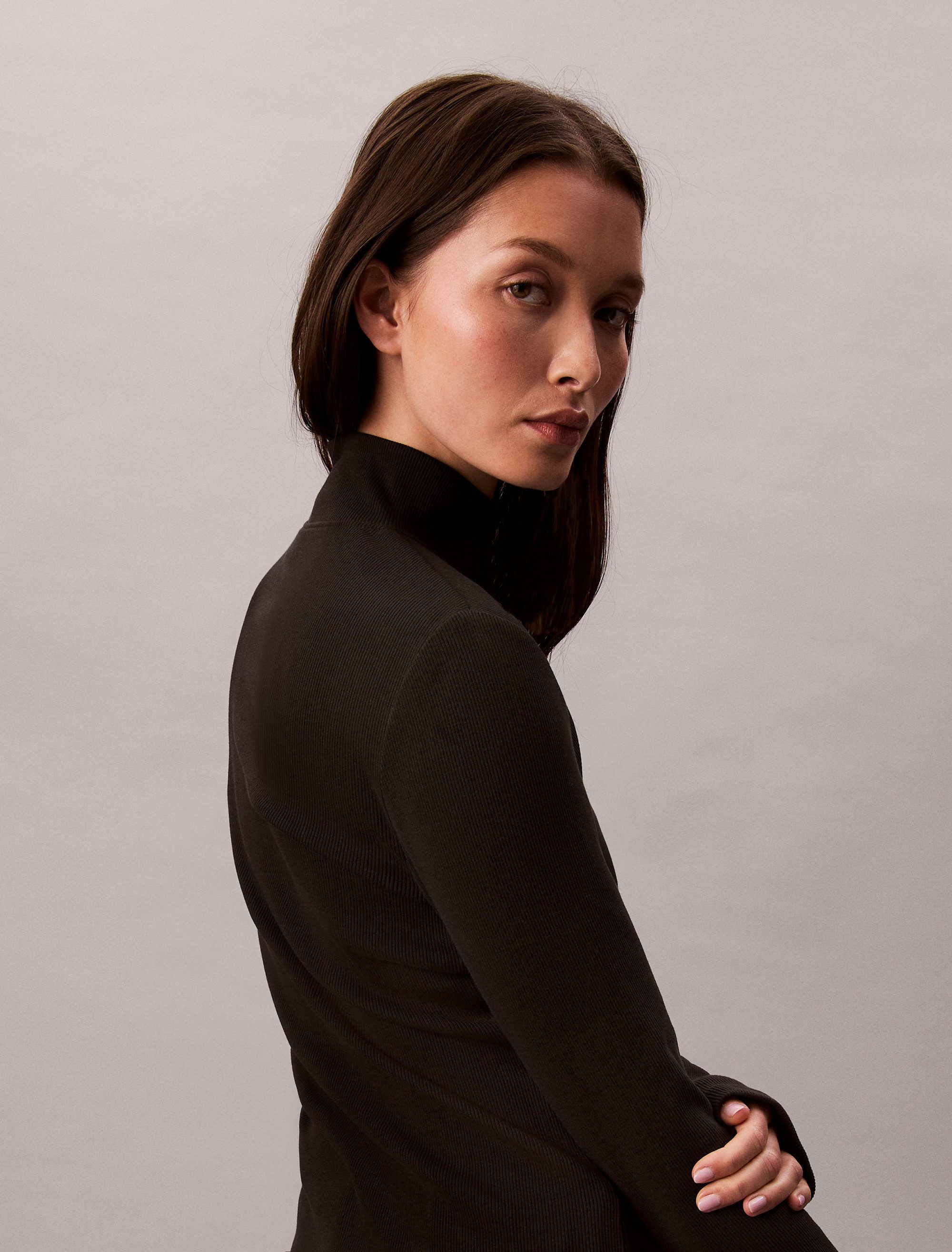 Calvin Klein Jeans Shirttop LS WOVEN LABEL TURTLENECK Mit Rundhalsausschnitt, regular fit – Bild 5 von 5