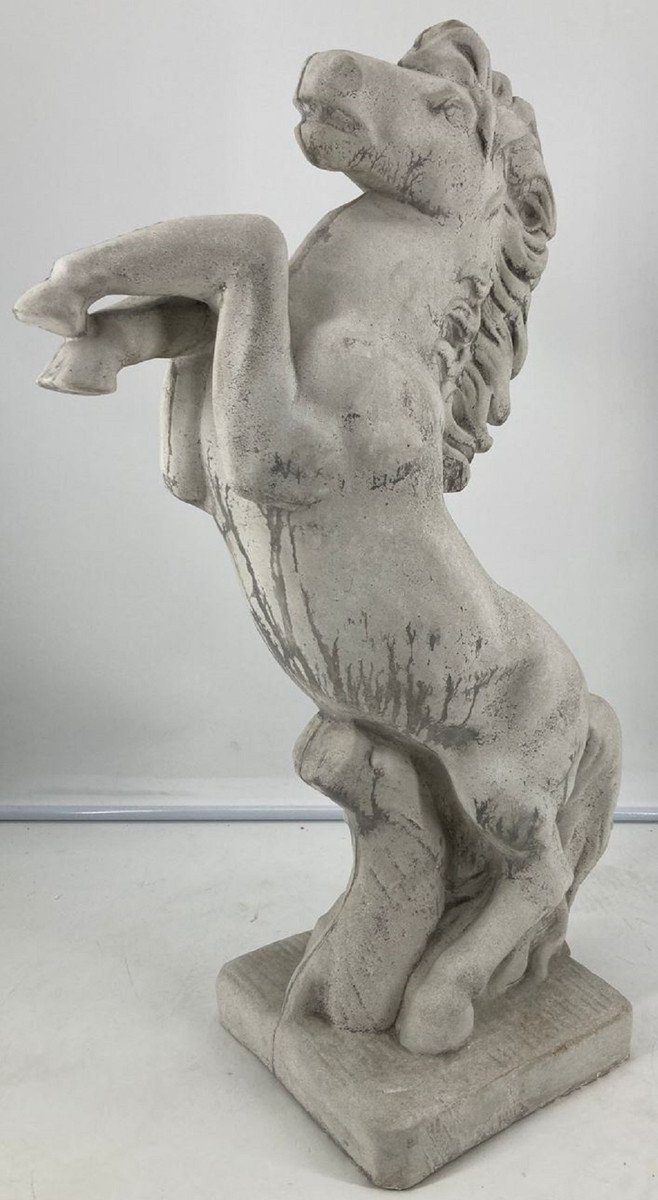 Casa Padrino Skulptur Barock Deko Skulptur Wildes Pferd Grau 23 x 49 x H. 79 cm - Garten Deko Stein Figur - Barock Garten & Terrassen Deko Accessoires