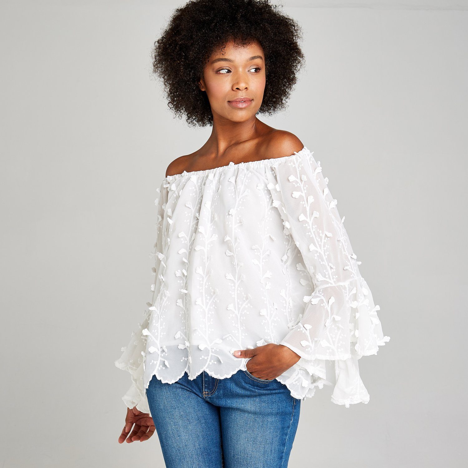 Apricot Klassische Bluse Bardot-Bluse (1-tlg) mit aufgestickten Blumen günstig online kaufen