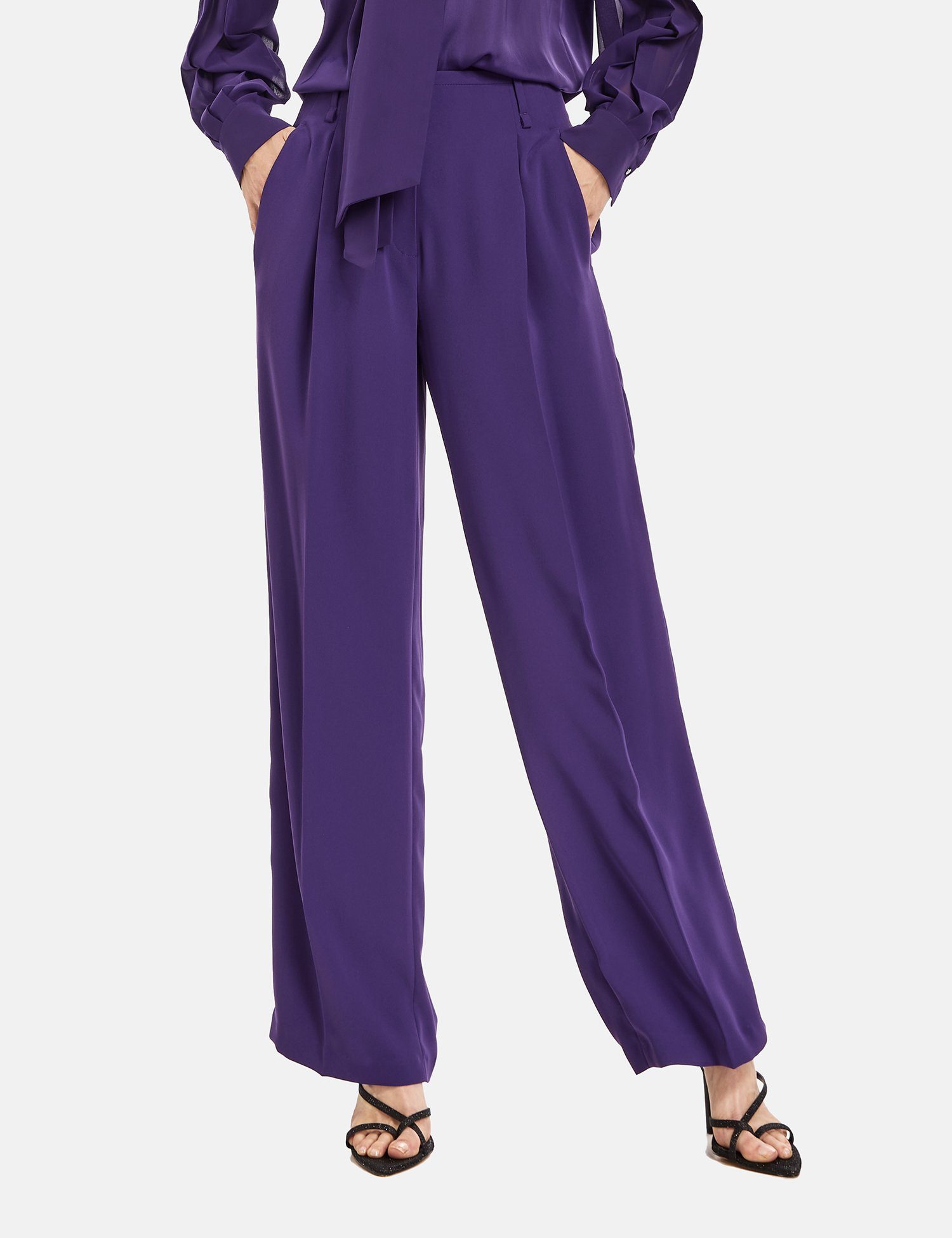 GERRY WEBER Stoffhose Fließende Hose mit Bundfalte und weitem Bein Dark Violet