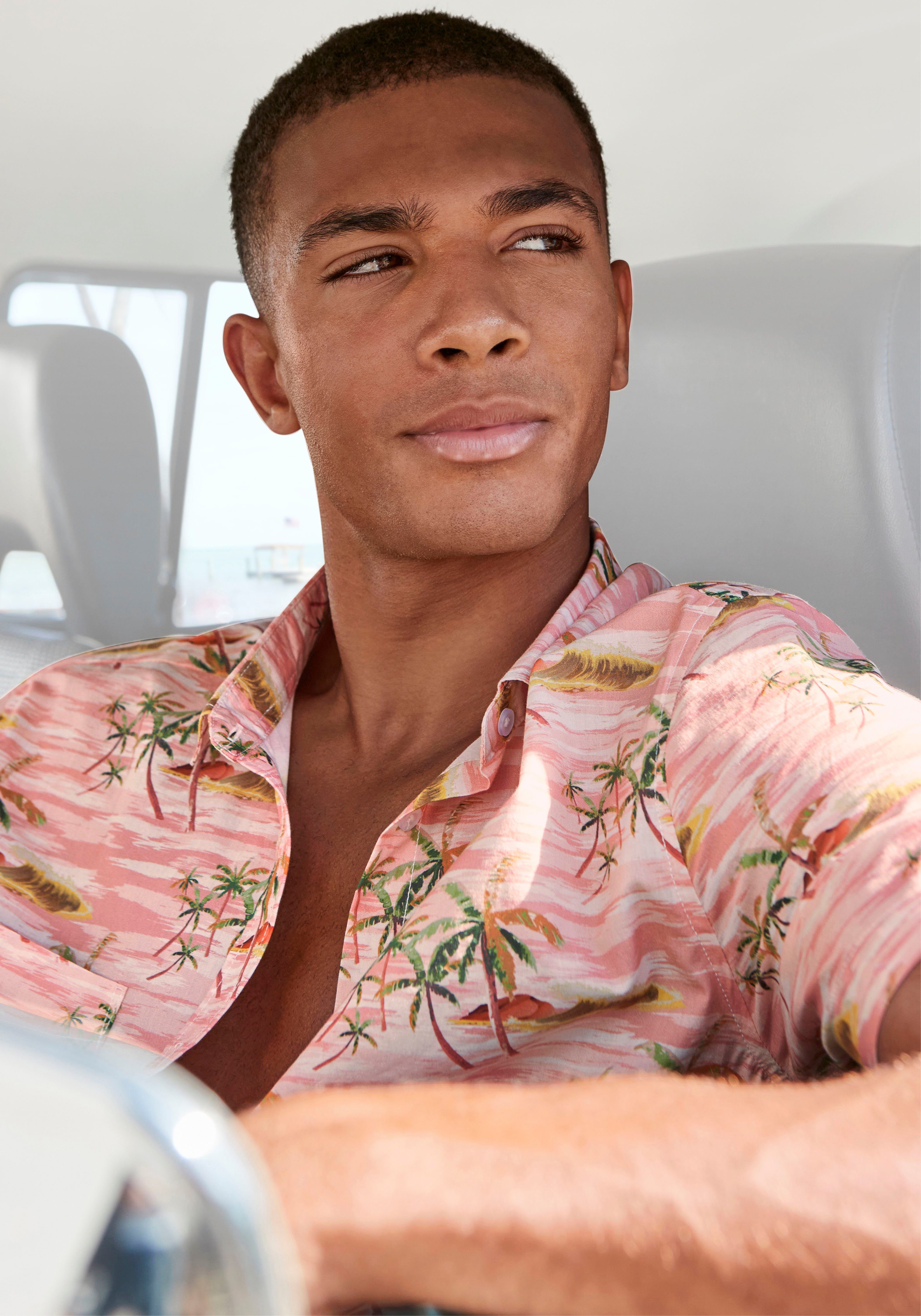 Beachtime Hawaiihemd mit coolem Palmenprint, rosa-bedruckt Strandmode