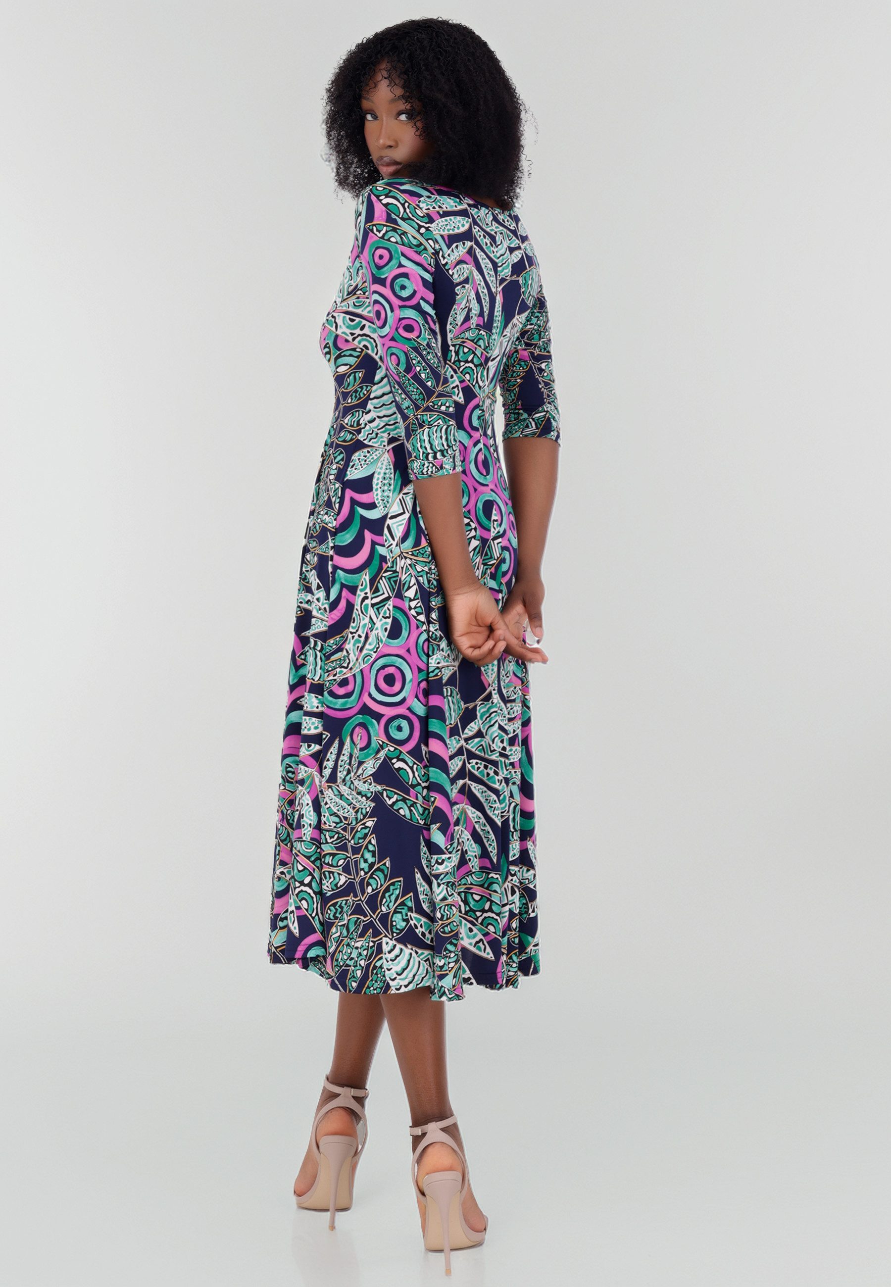 YC Fashion & Style Sommerkleid mit V-Ausschnitt– Elegant & Bequem Alloverdruck