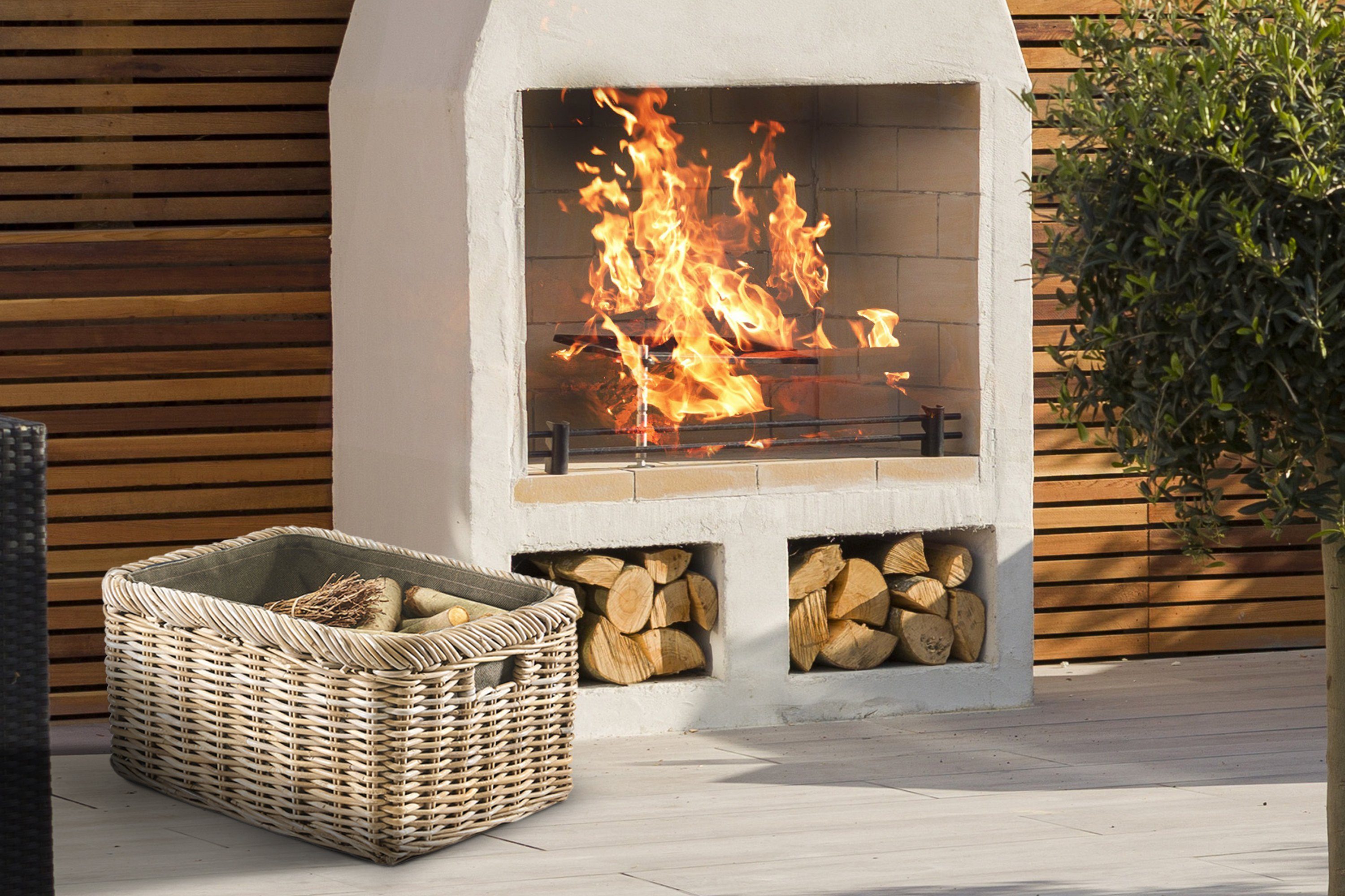 Kobolo Kaminholzkorb Holztrage Rattan grau mit günstig online kaufen