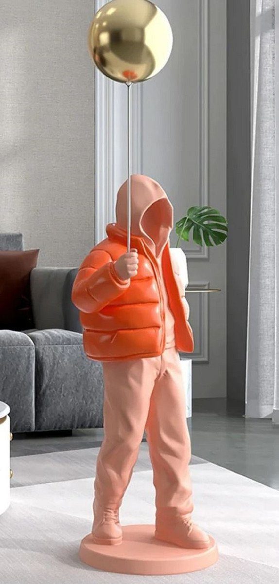 Skulptur Casa Padrino Luxus Designer XXL Deko Skulptur Junge mit Luftballon Rosa / Orange / Gold 32 x H. 100 cm - XXL Kunstharz Deko Figur - Wohnzimmer Deko - Luxus Deko Accessoires - Luxus Qualität