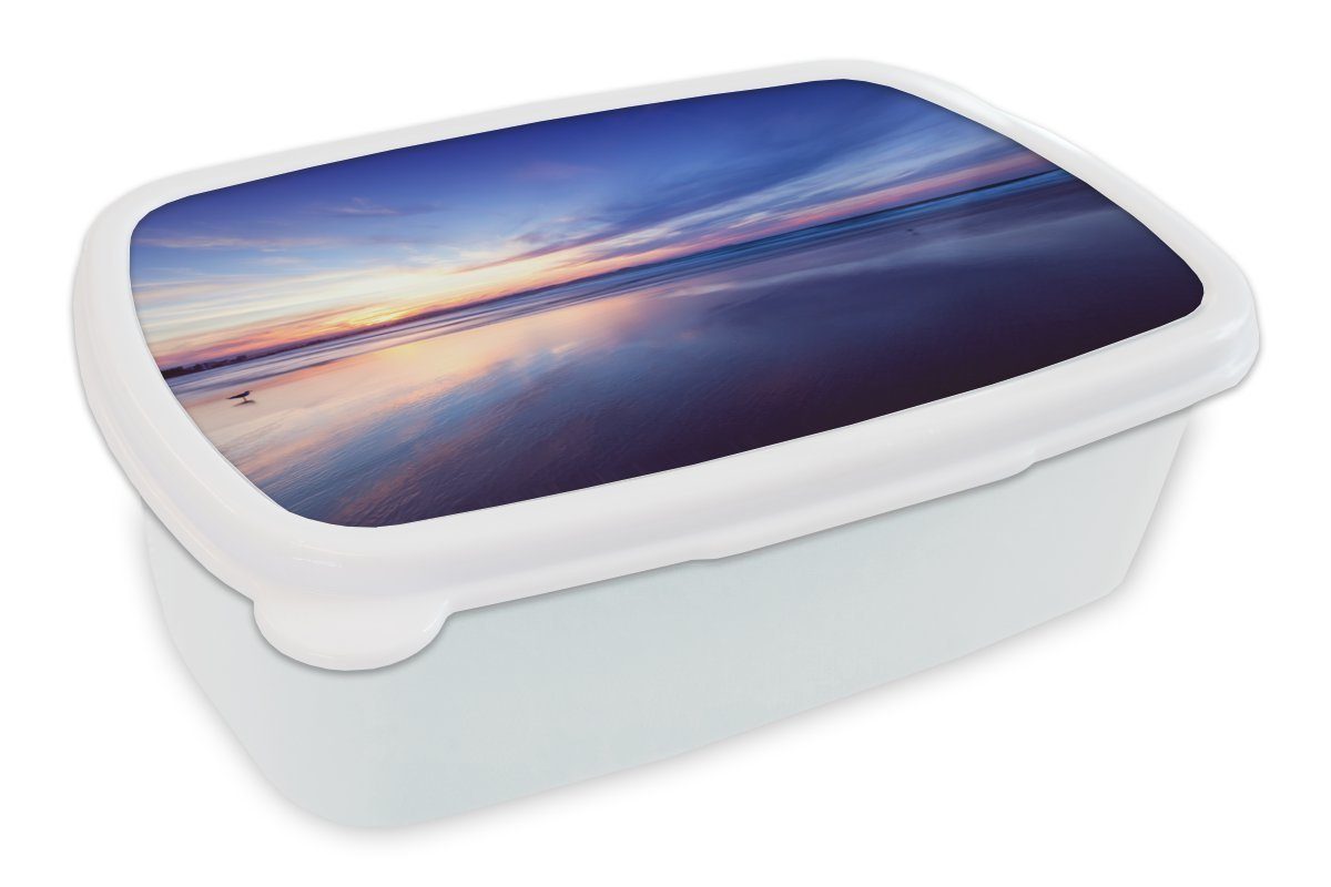 MuchoWow Lunchbox Sonnenuntergang mit ruhigen Farben am Strand, Kunststoff, (2-tlg), Brotbox für Kinder und Erwachsene, Brotdose, für Jungs und Mädchen weiß