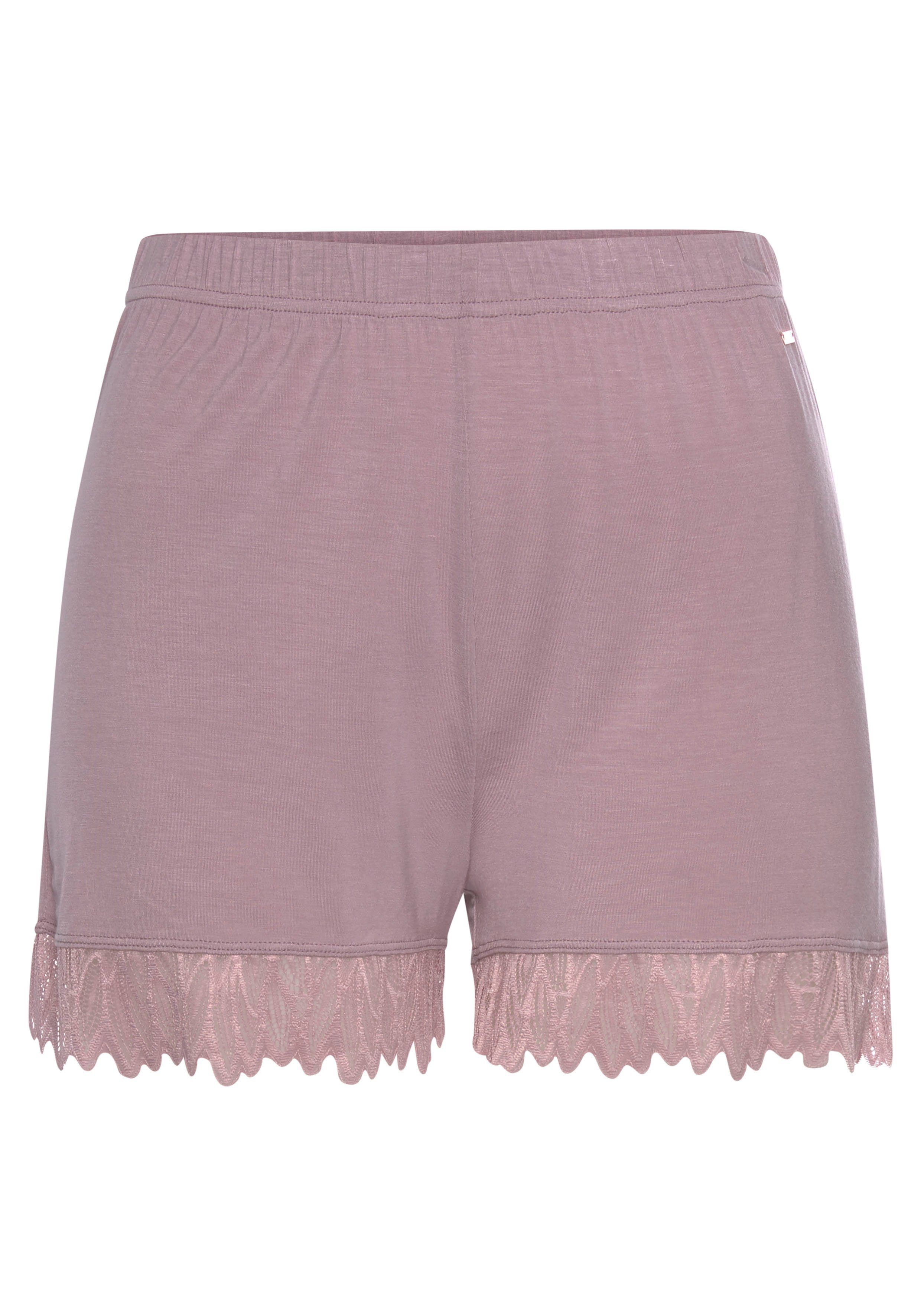 mauve Spitzendetails mit LASCANA Schlafshorts