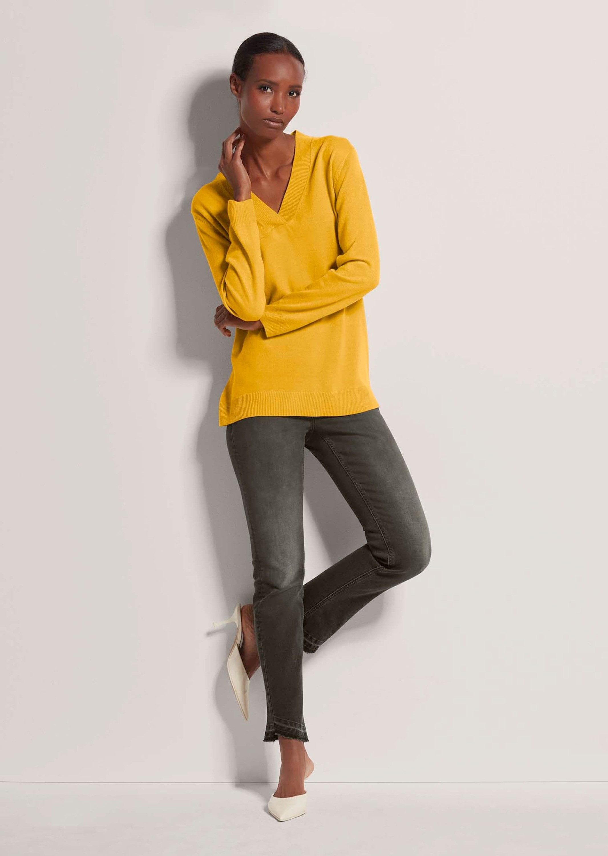 MADELEINE Strickpullover Glattstrick-Pullover mit V-Ausschnitt günstig online kaufen