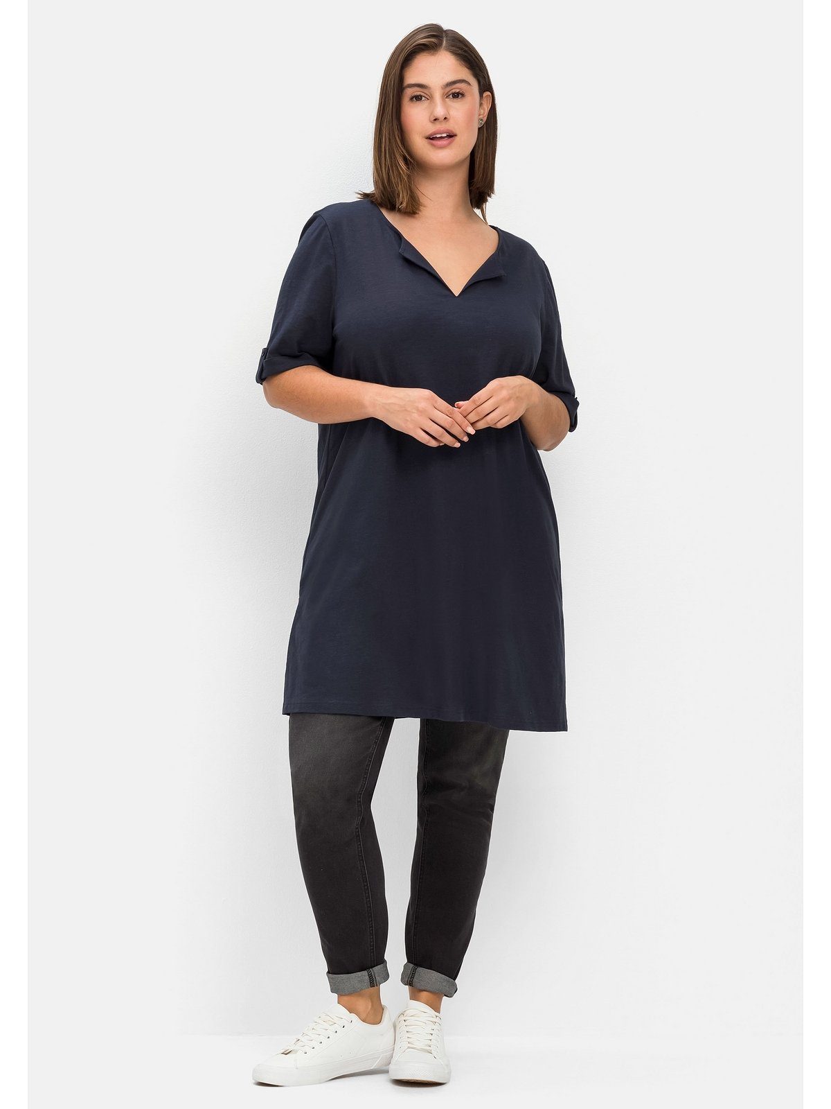 Sheego Longshirt Große Größen mit geschlitztem Ausschnitt