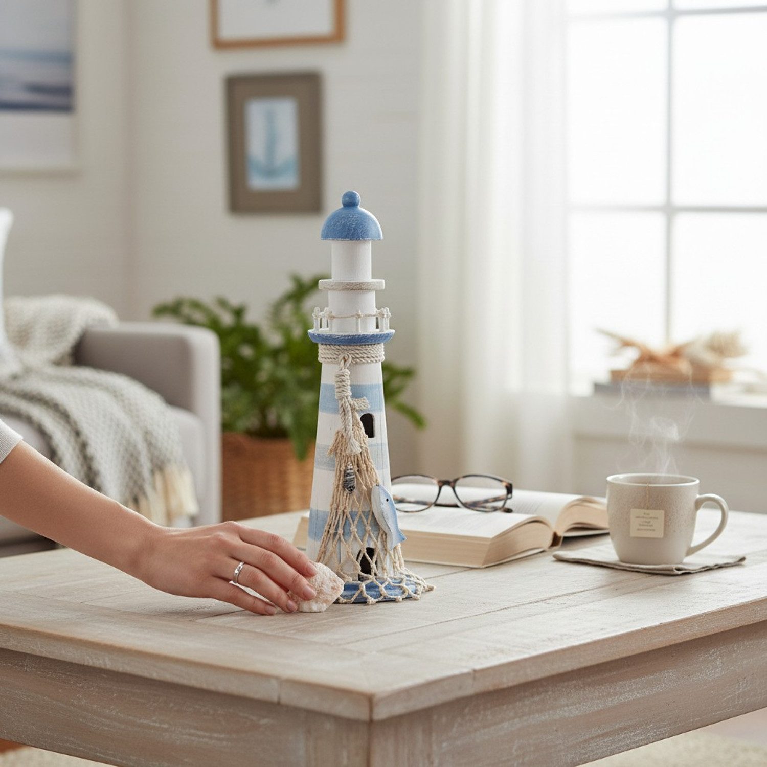 Macosa Home Dekofigur Deko Leuchtturm Holz 30 cm Weiß Blau Antik finish (maritim Baddeko Fischernetz Nautisch, Badezimmer-Dekoration Dekofigur), Deko-Leuchtturm Holz 30 cm Weiß Blau Antik finish