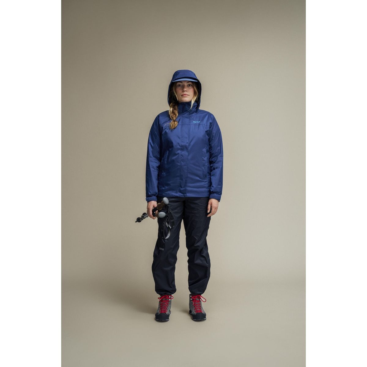 Marmot Outdoorjacke Wm's Precip Eco Jacket Wasserdichte Damenjacke für Wanderungen mit verstaubarer Kapuze und