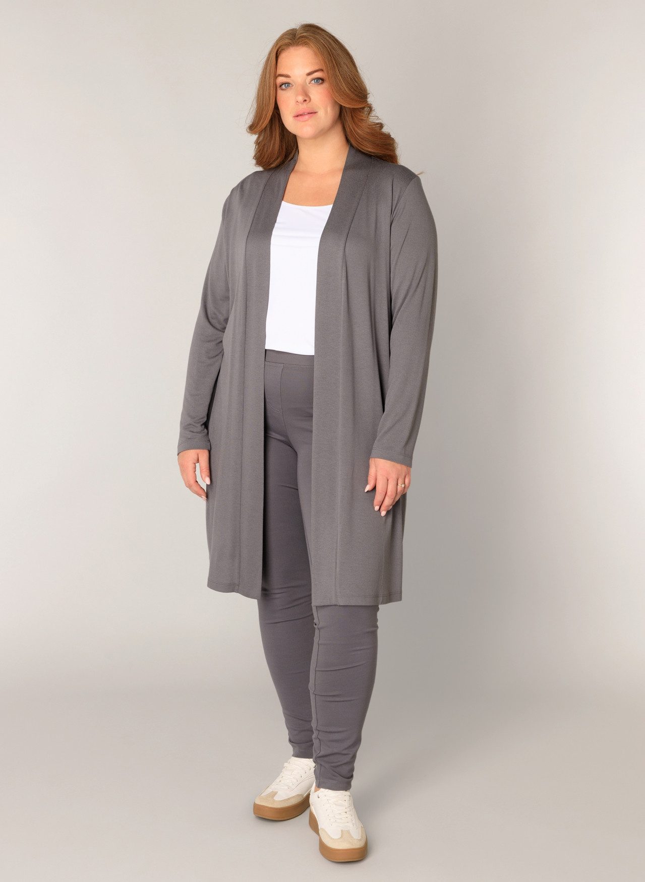 Base Level Curvy Longstrickjacke Figurumspielende, weiche Strickqualität