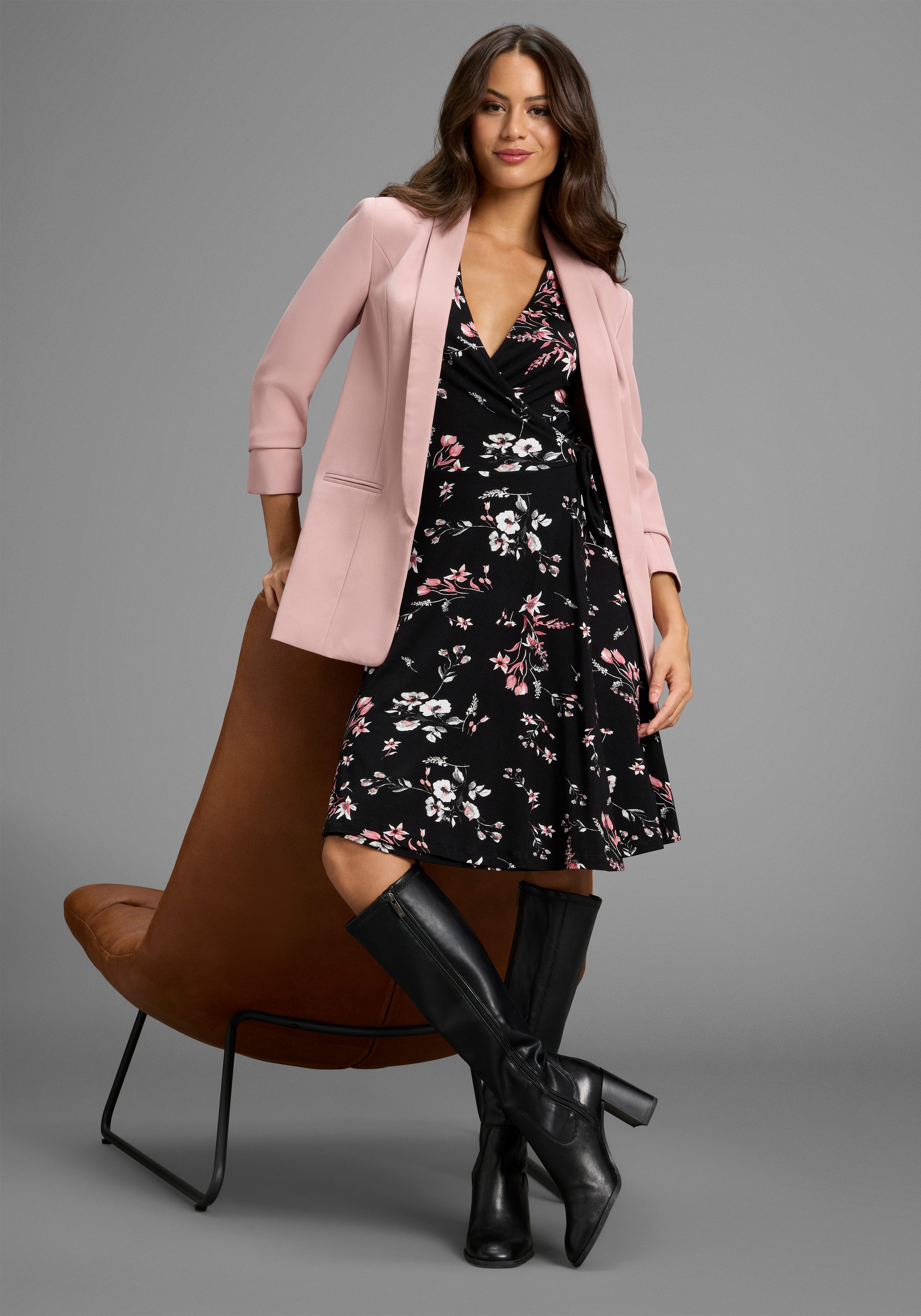 Laura Scott Sommerkleid femininer Stil, für warme Tage, mit V-Ausschnitt, mit 3/4-Ärmeln