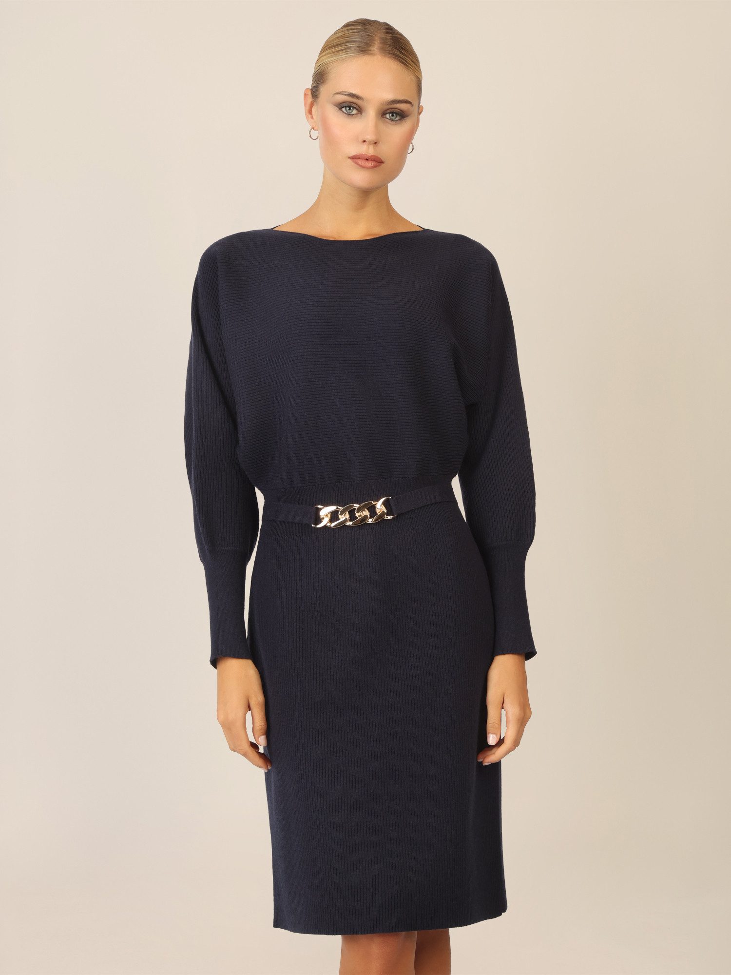 Apart Strickkleid mit Gliederkette Detail Gürtel günstig online kaufen