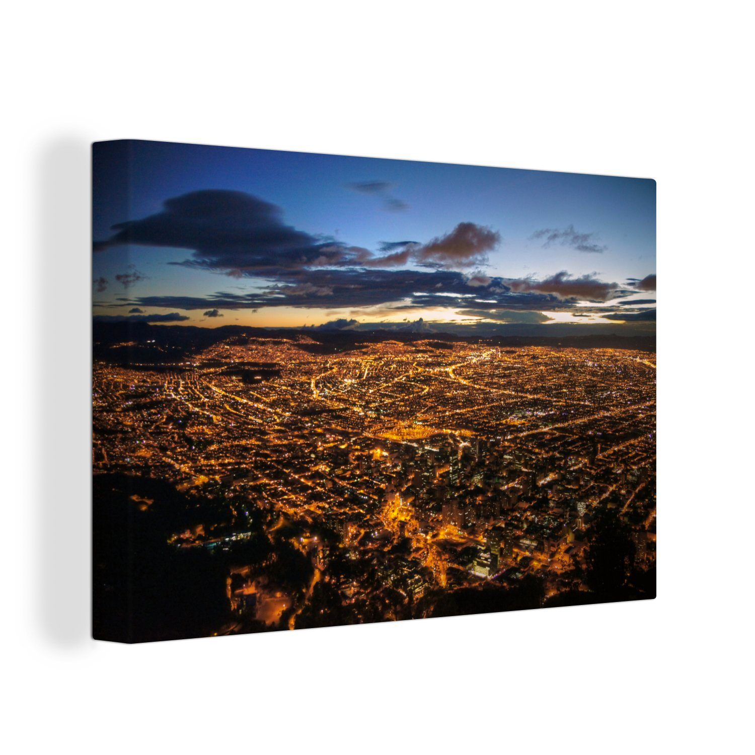 OneMillionCanvasses® Leinwandbild Ein farbenfroher Sonnenaufgang über Bogota in Kolumbien, (1 St), Wandbild Leinwandbilder, Aufhängefertig, Wanddeko, 30x20 cm