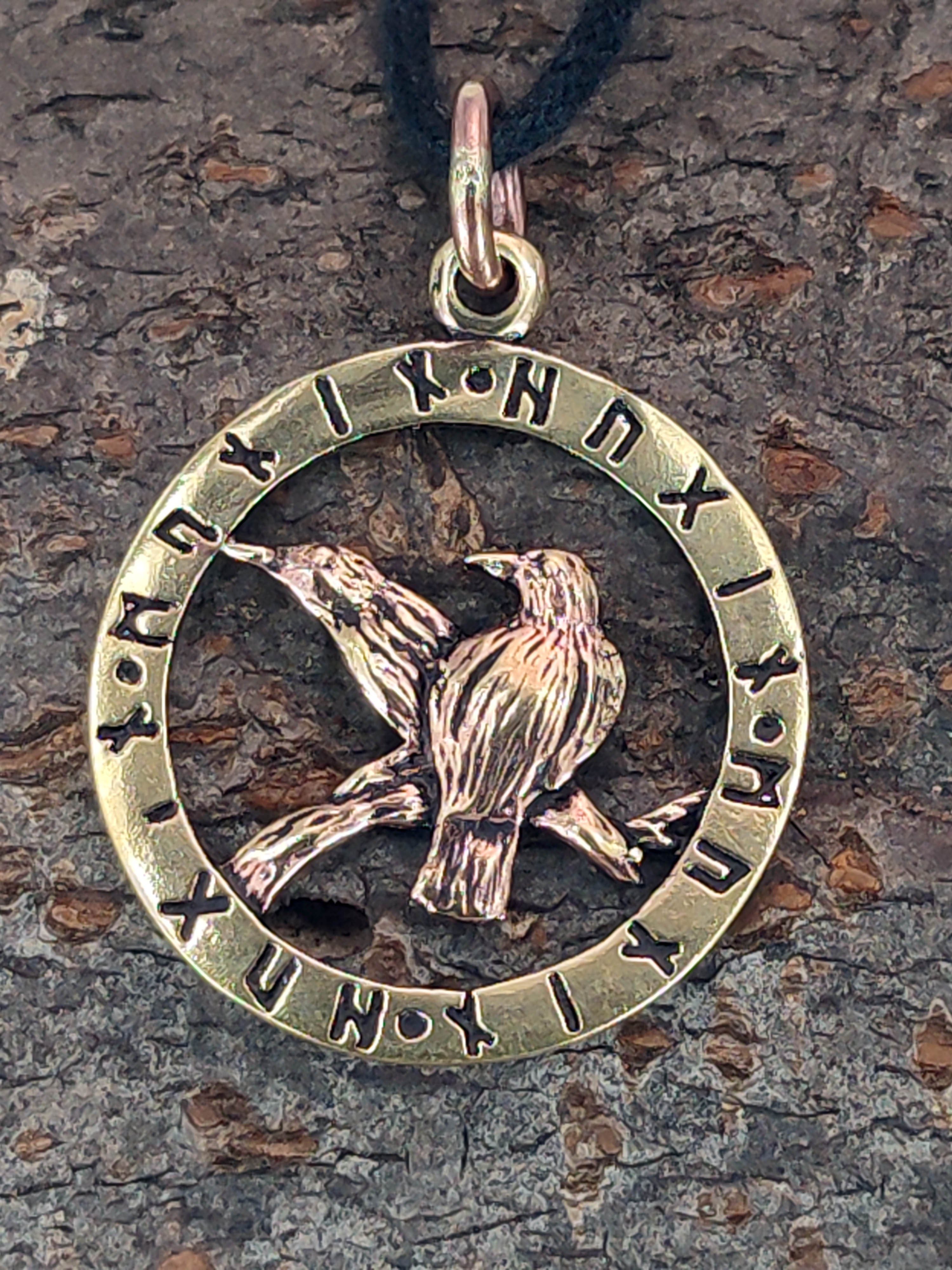 Kettenanhänger Kiss Odins Raben Munin of Leather Bronze Namen Hugin Runen Anhänger Ring